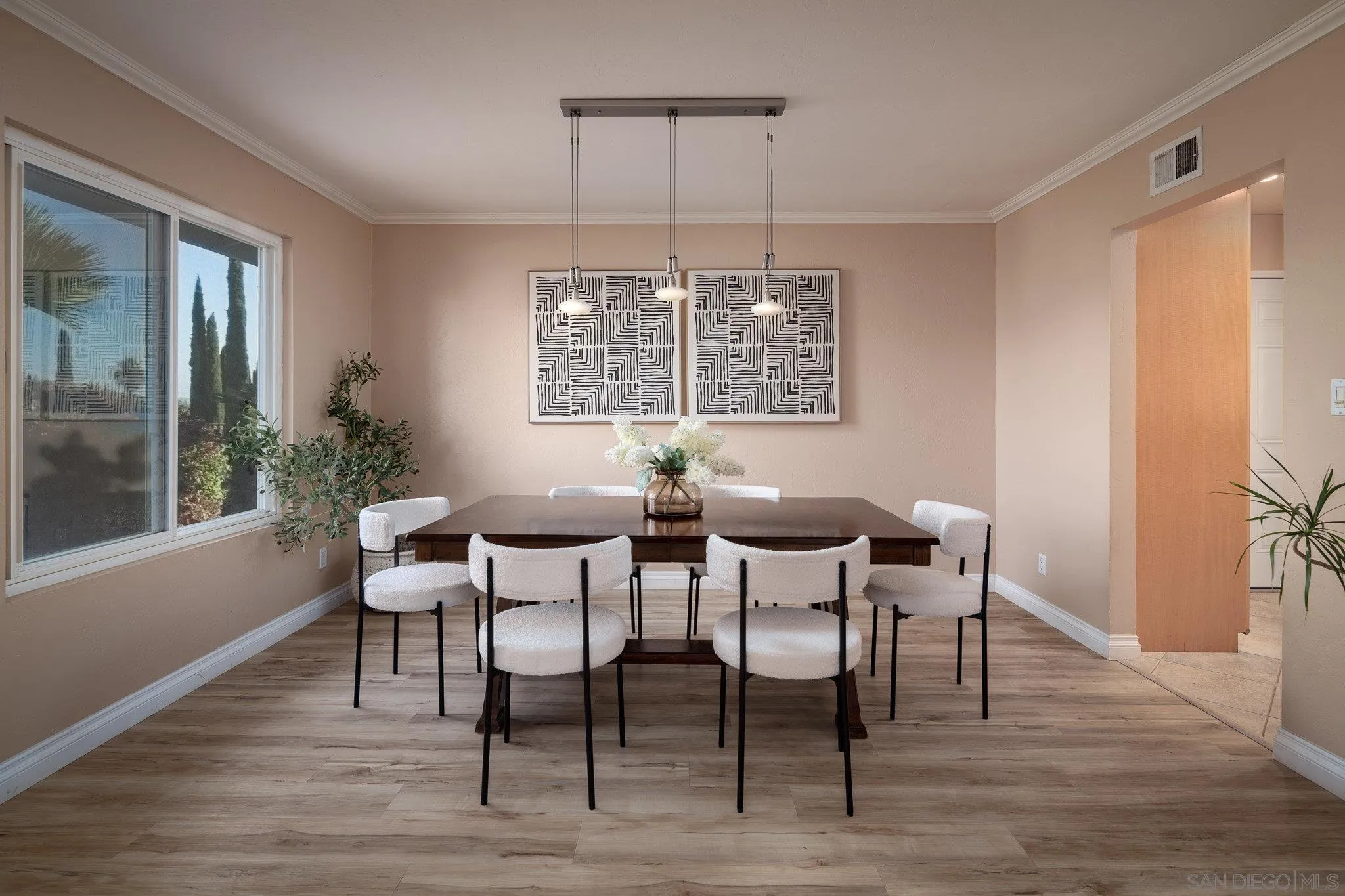 Poway, California 92064, United States, 4 Bedrooms Bedrooms, ,3 BathroomsBathrooms,Residential,Active,43492