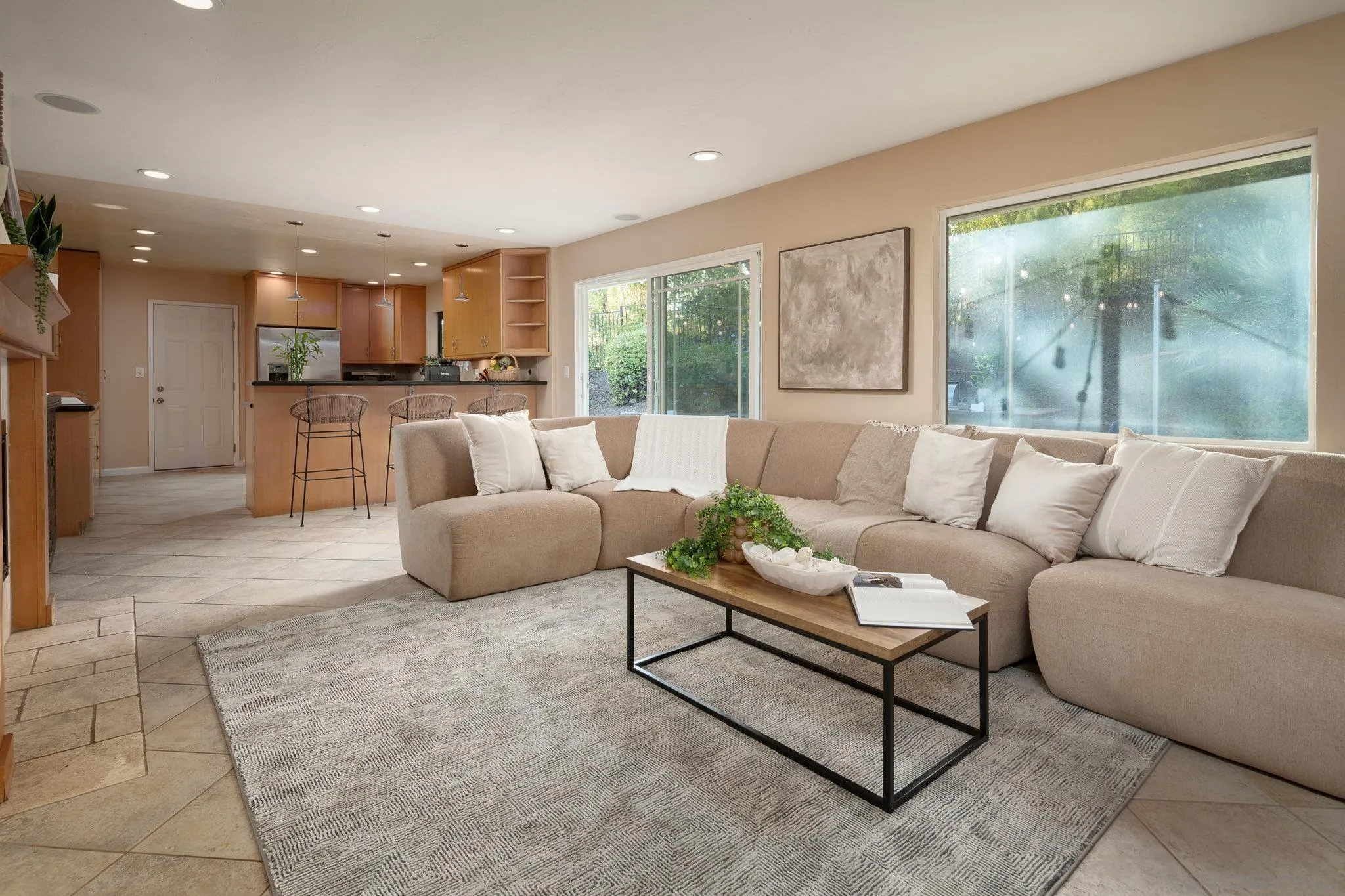 Poway, California 92064, United States, 4 Bedrooms Bedrooms, ,3 BathroomsBathrooms,Residential,Active,43492