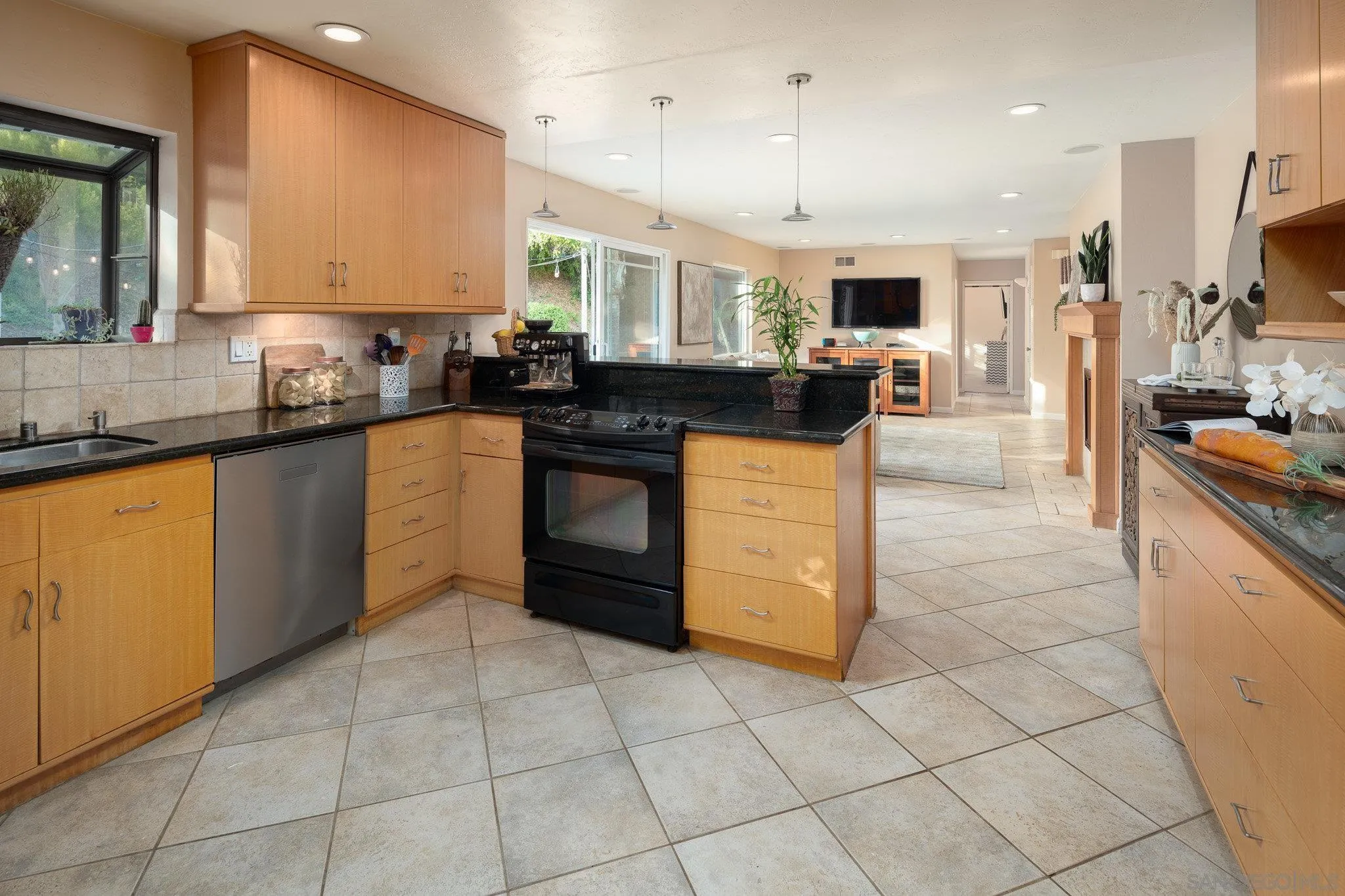 Poway, California 92064, United States, 4 Bedrooms Bedrooms, ,3 BathroomsBathrooms,Residential,Active,43492