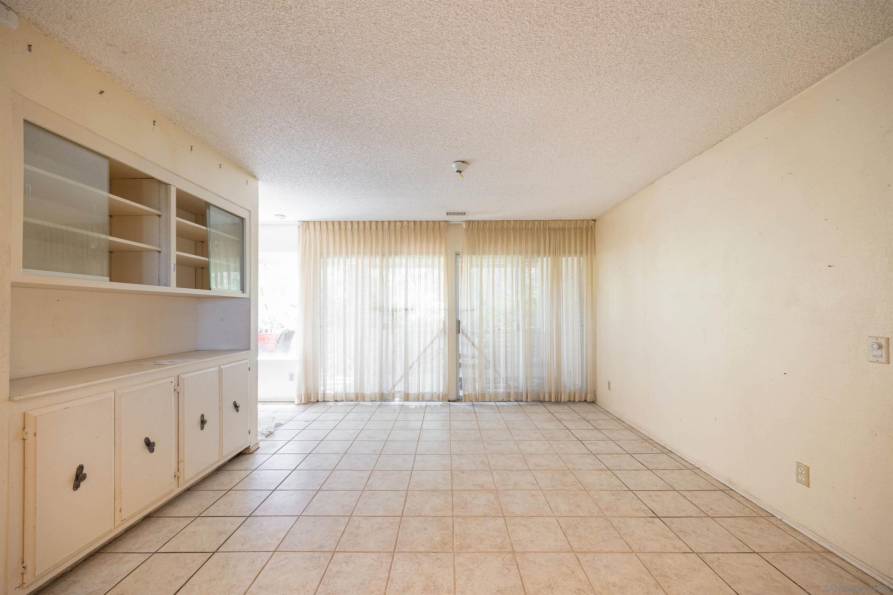 10171 CIRCLE R DRIVE