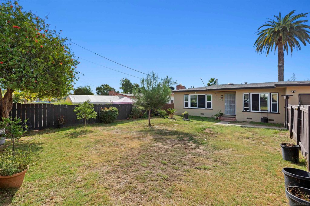 Photo for 915 Crest View Rd, Vista, CA 92081 (MLS # 230022268)