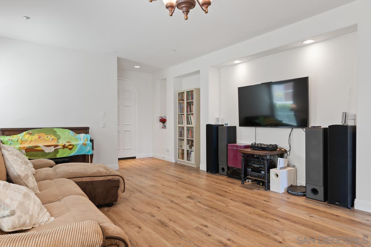 13233 Petunia Way