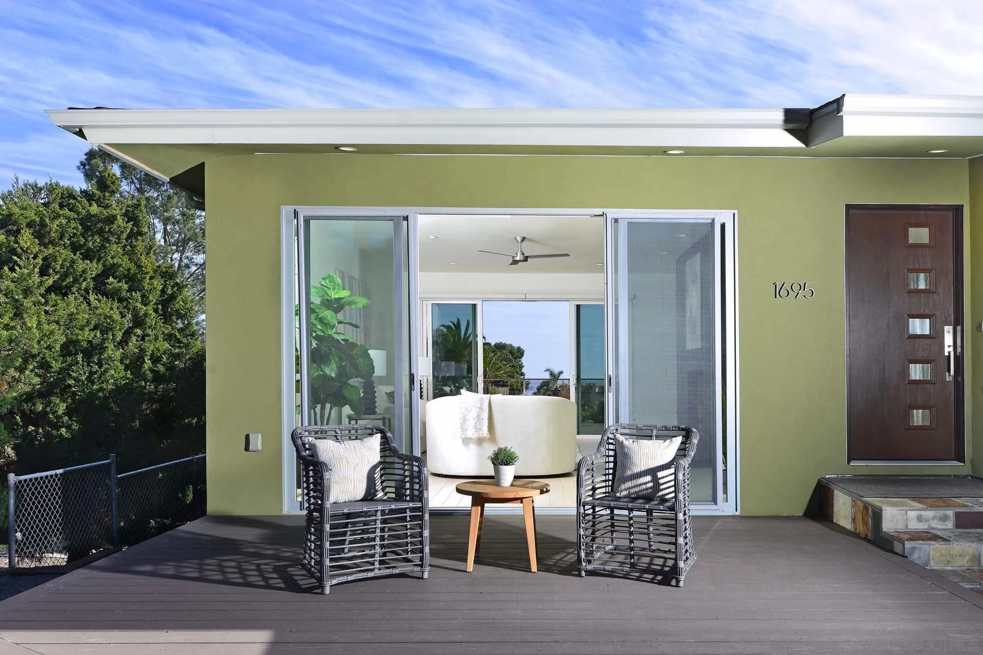 San Diego, California 92109, United States, 4 Bedrooms Bedrooms, ,4 BathroomsBathrooms,Residential,Pending,86720