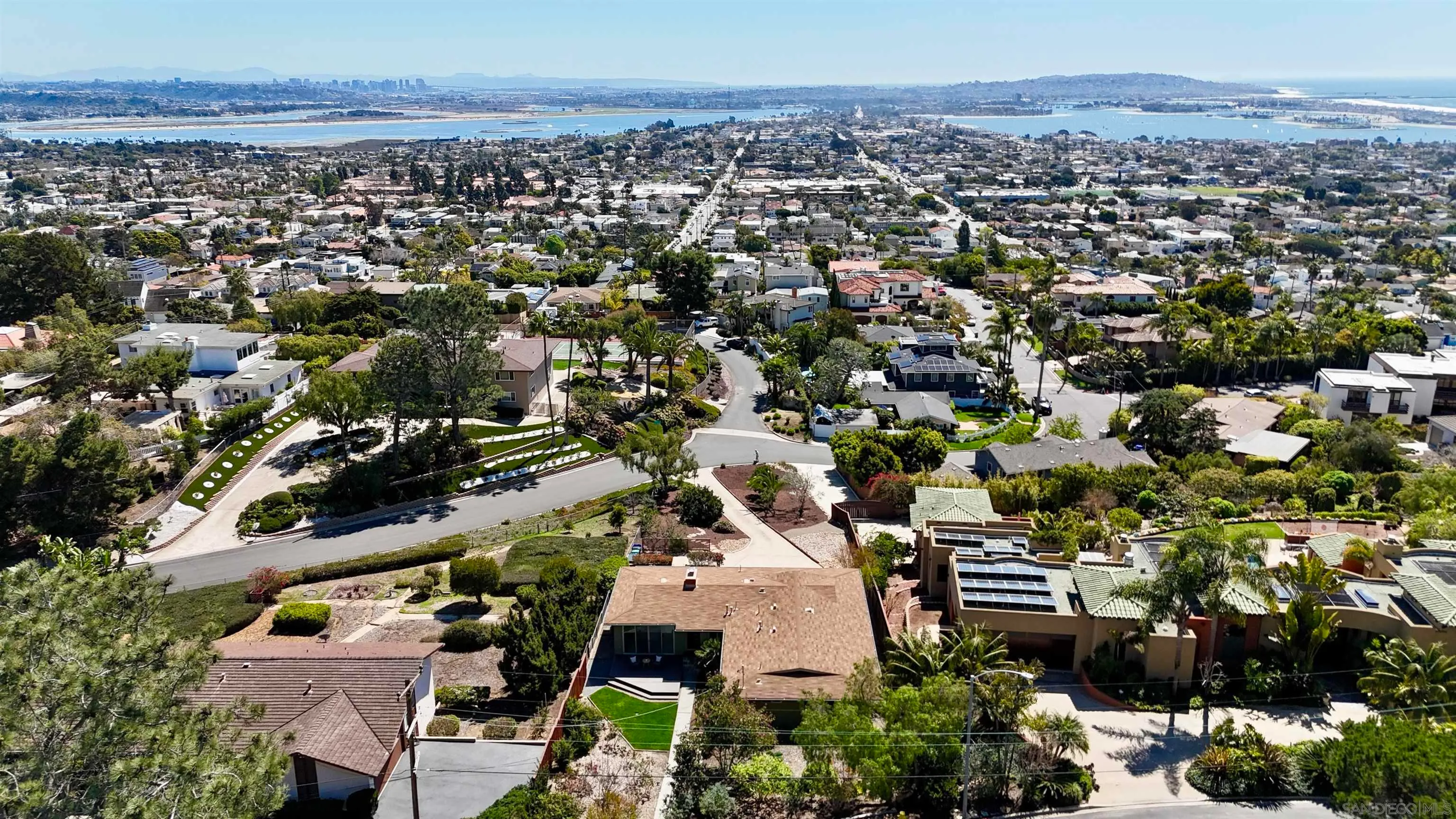 San Diego, California 92109, United States, 4 Bedrooms Bedrooms, ,4 BathroomsBathrooms,Residential,Pending,86720