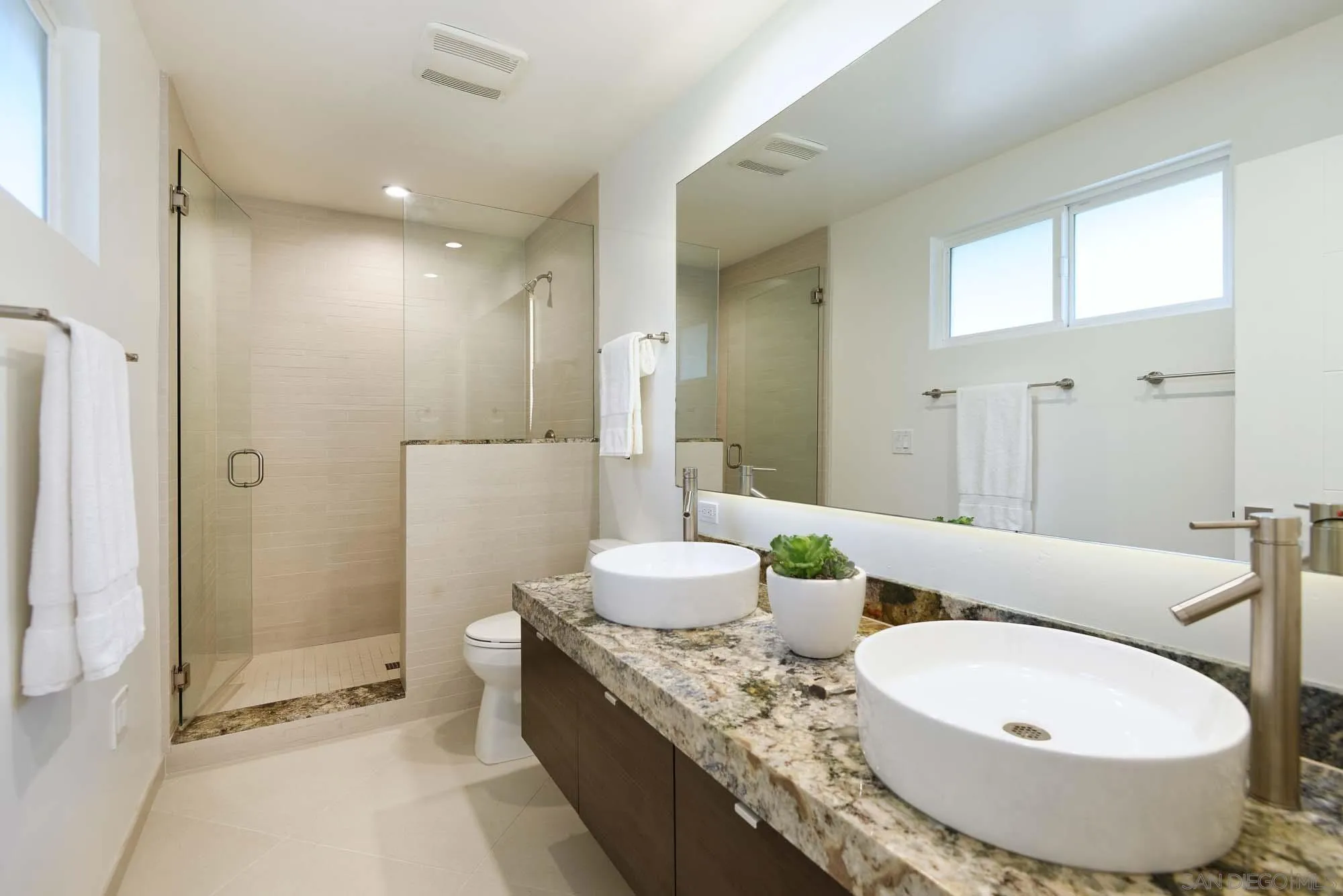 San Diego, California 92109, United States, 4 Bedrooms Bedrooms, ,4 BathroomsBathrooms,Residential,Pending,86720