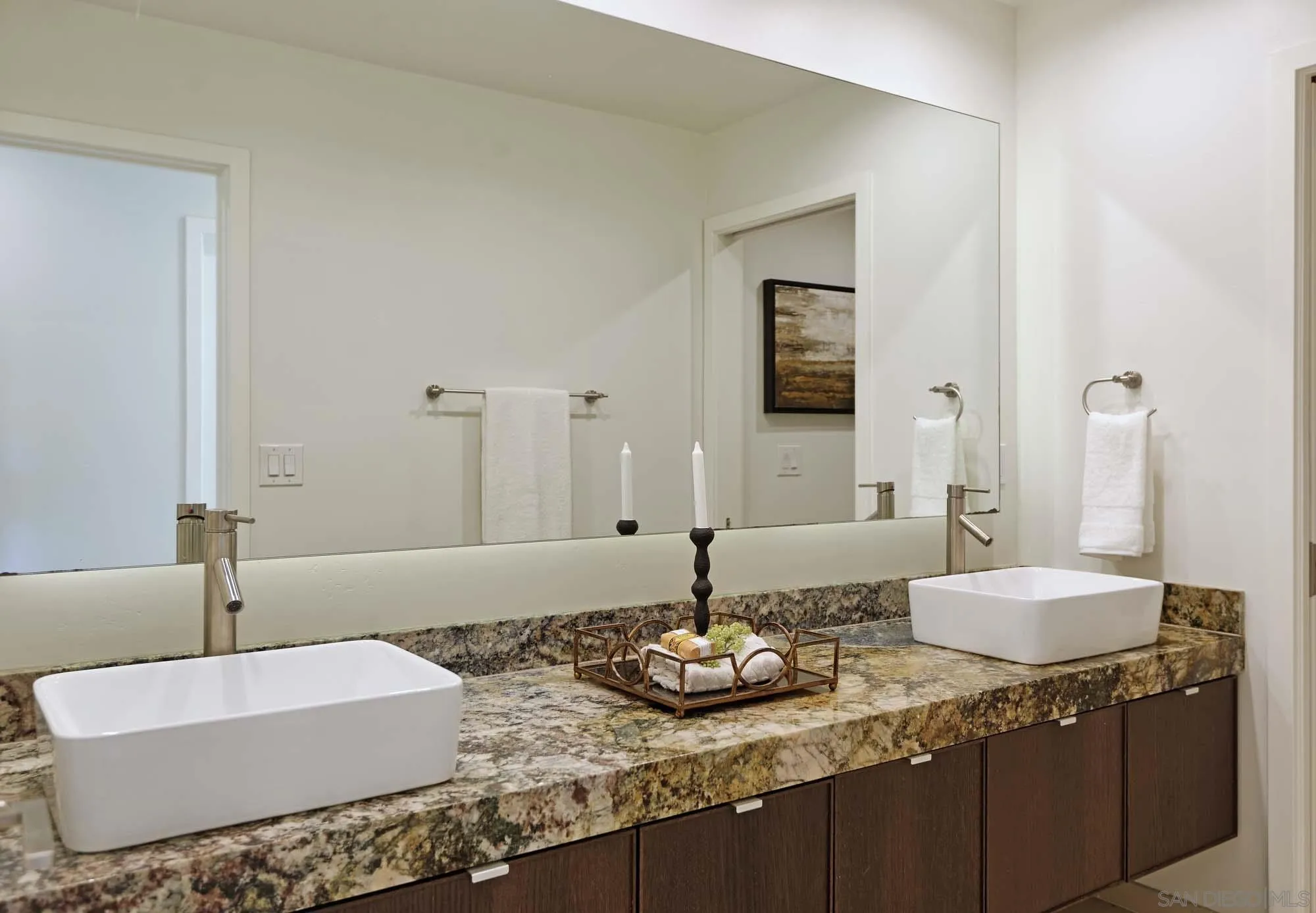 San Diego, California 92109, United States, 4 Bedrooms Bedrooms, ,4 BathroomsBathrooms,Residential,Pending,86720