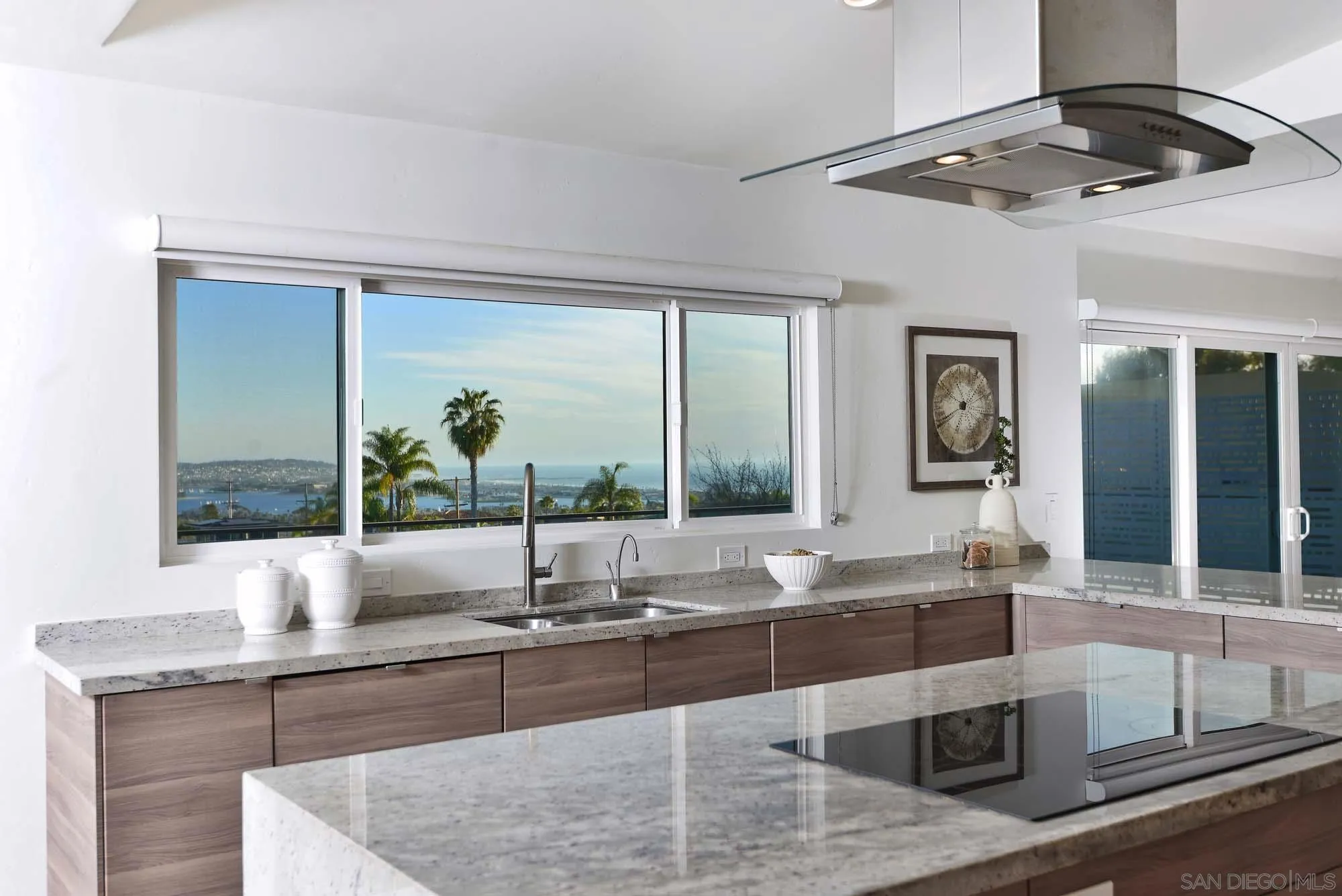 San Diego, California 92109, United States, 4 Bedrooms Bedrooms, ,4 BathroomsBathrooms,Residential,Pending,86720