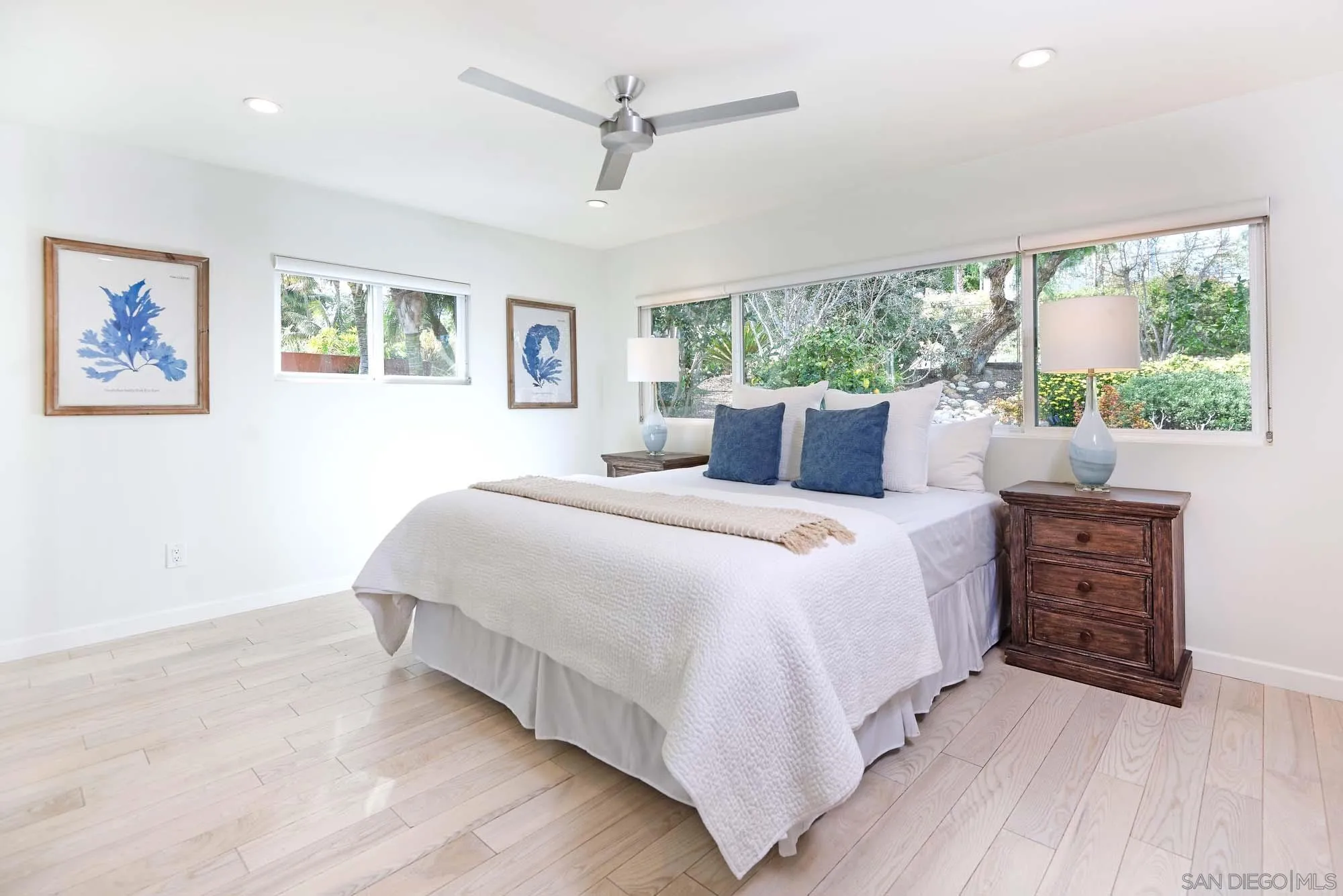 San Diego, California 92109, United States, 4 Bedrooms Bedrooms, ,4 BathroomsBathrooms,Residential,Pending,86720