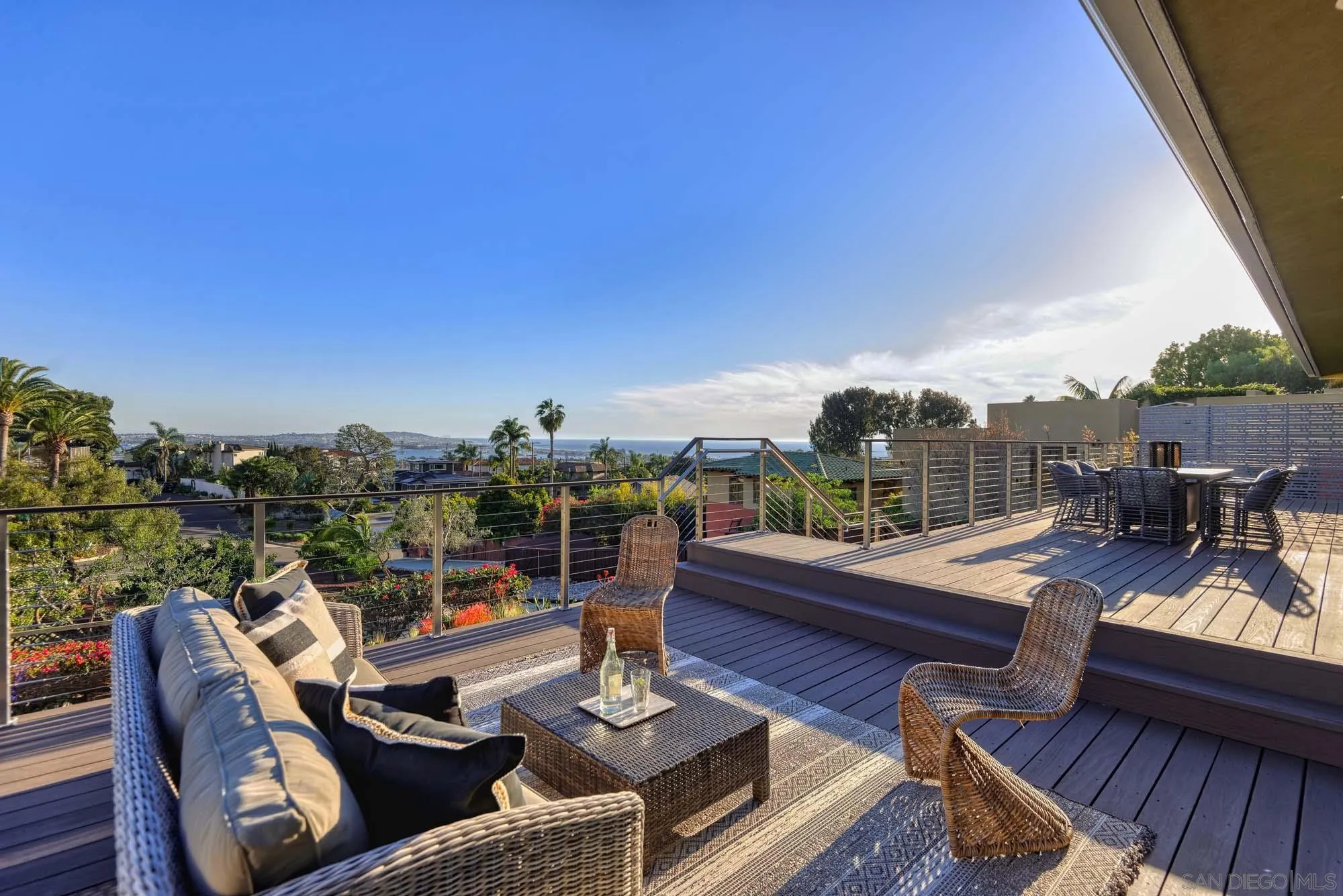 San Diego, California 92109, United States, 4 Bedrooms Bedrooms, ,4 BathroomsBathrooms,Residential,Pending,86720