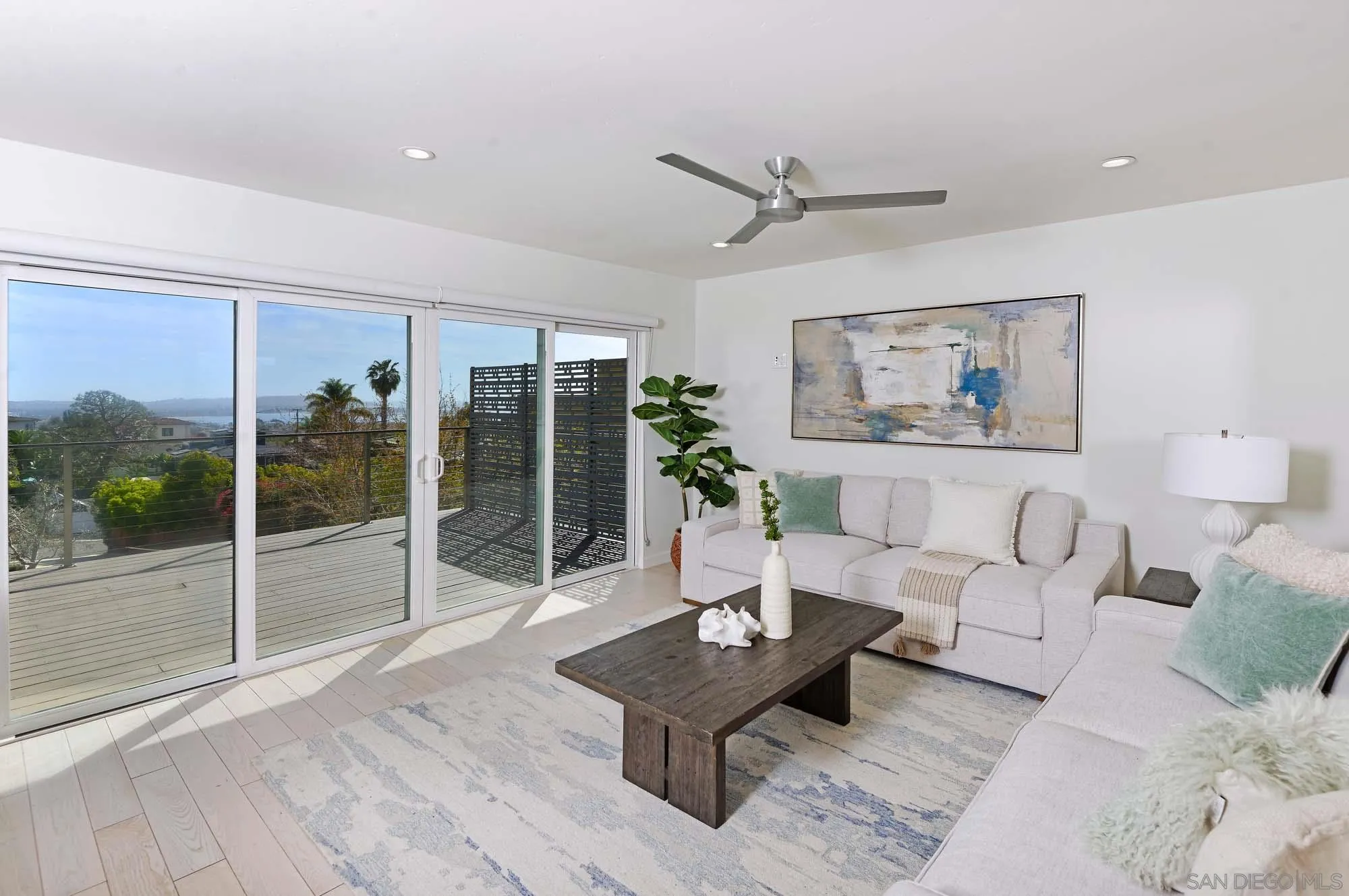 San Diego, California 92109, United States, 4 Bedrooms Bedrooms, ,4 BathroomsBathrooms,Residential,Pending,86720