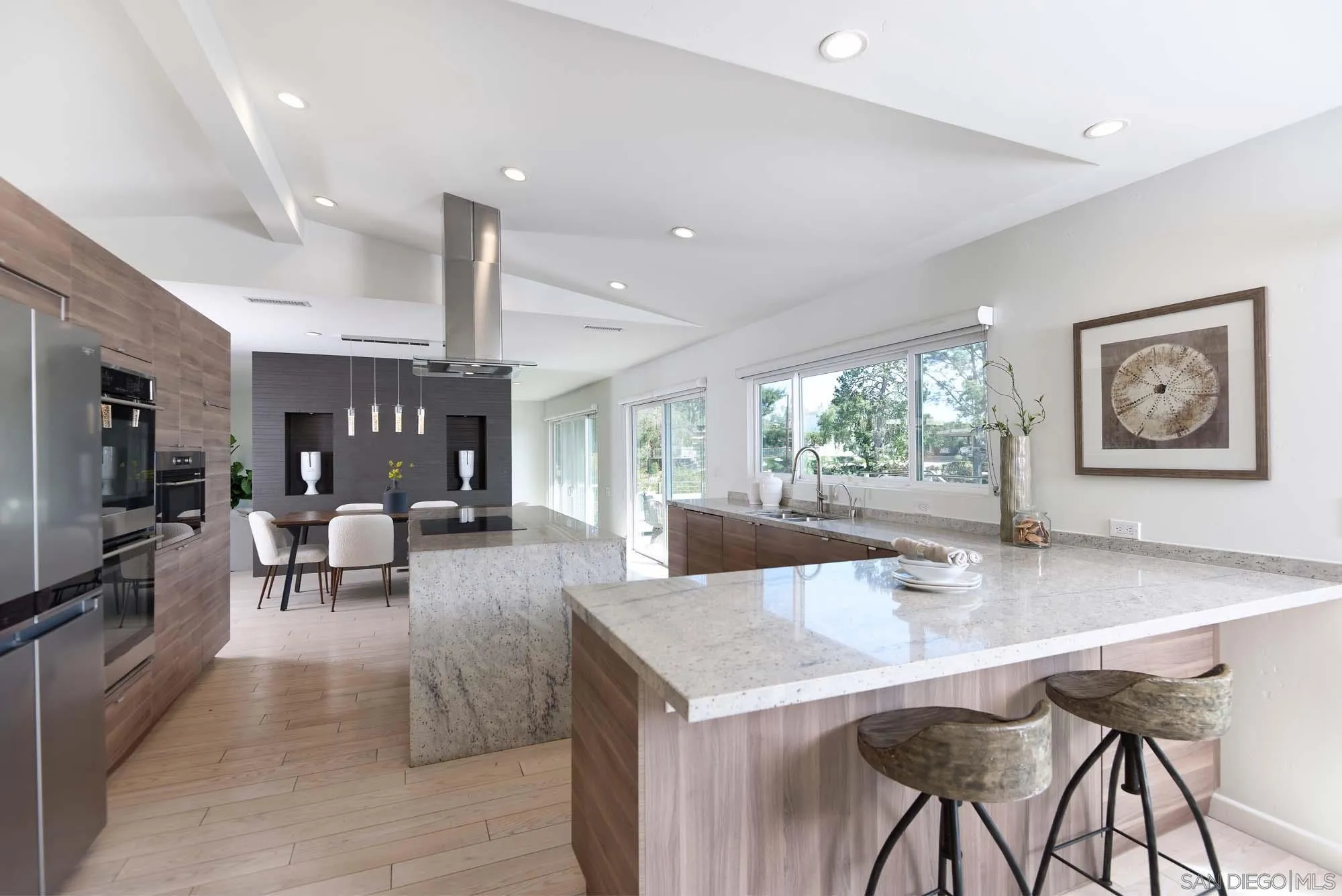 San Diego, California 92109, United States, 4 Bedrooms Bedrooms, ,4 BathroomsBathrooms,Residential,Pending,86720