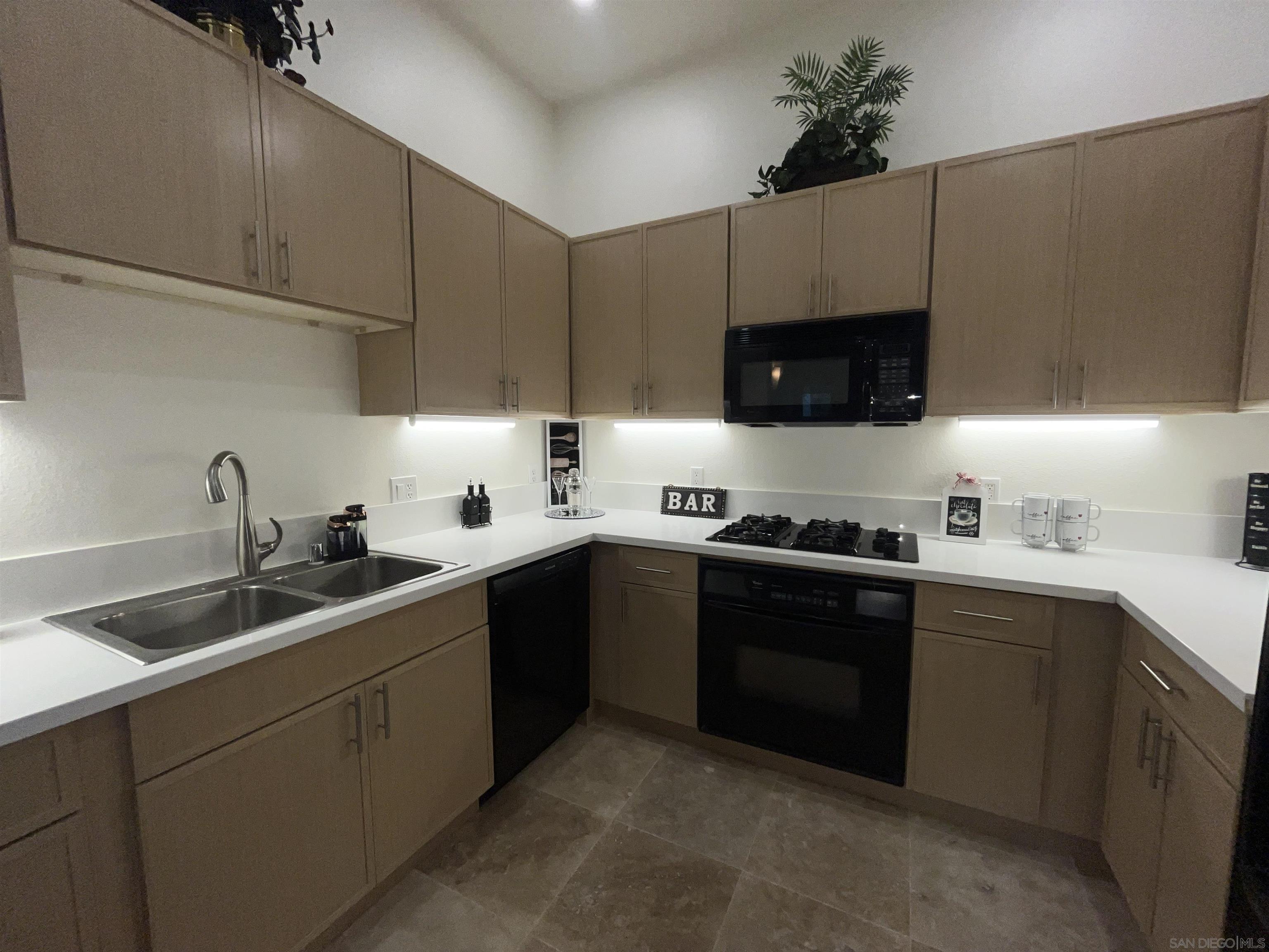 525 11th Ave 1116