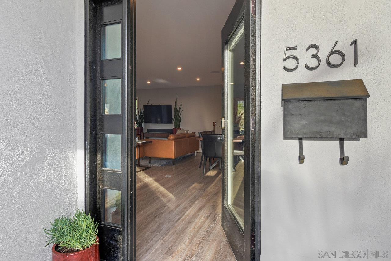 5361 Van Nuys Ct