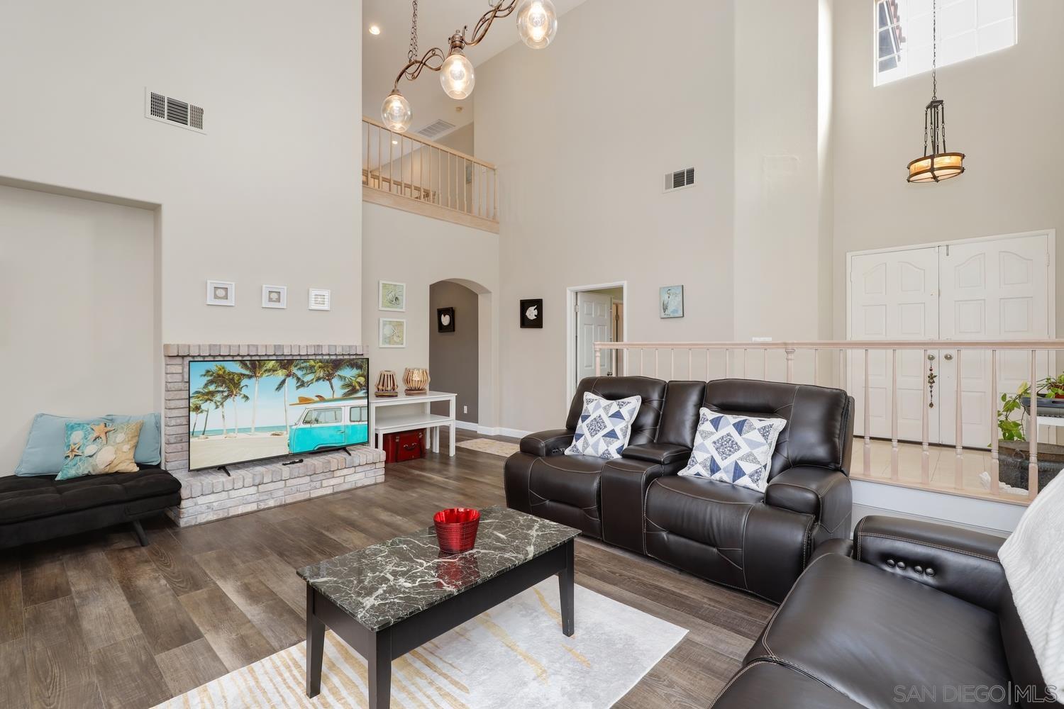 1616 Mountain Pass Cir