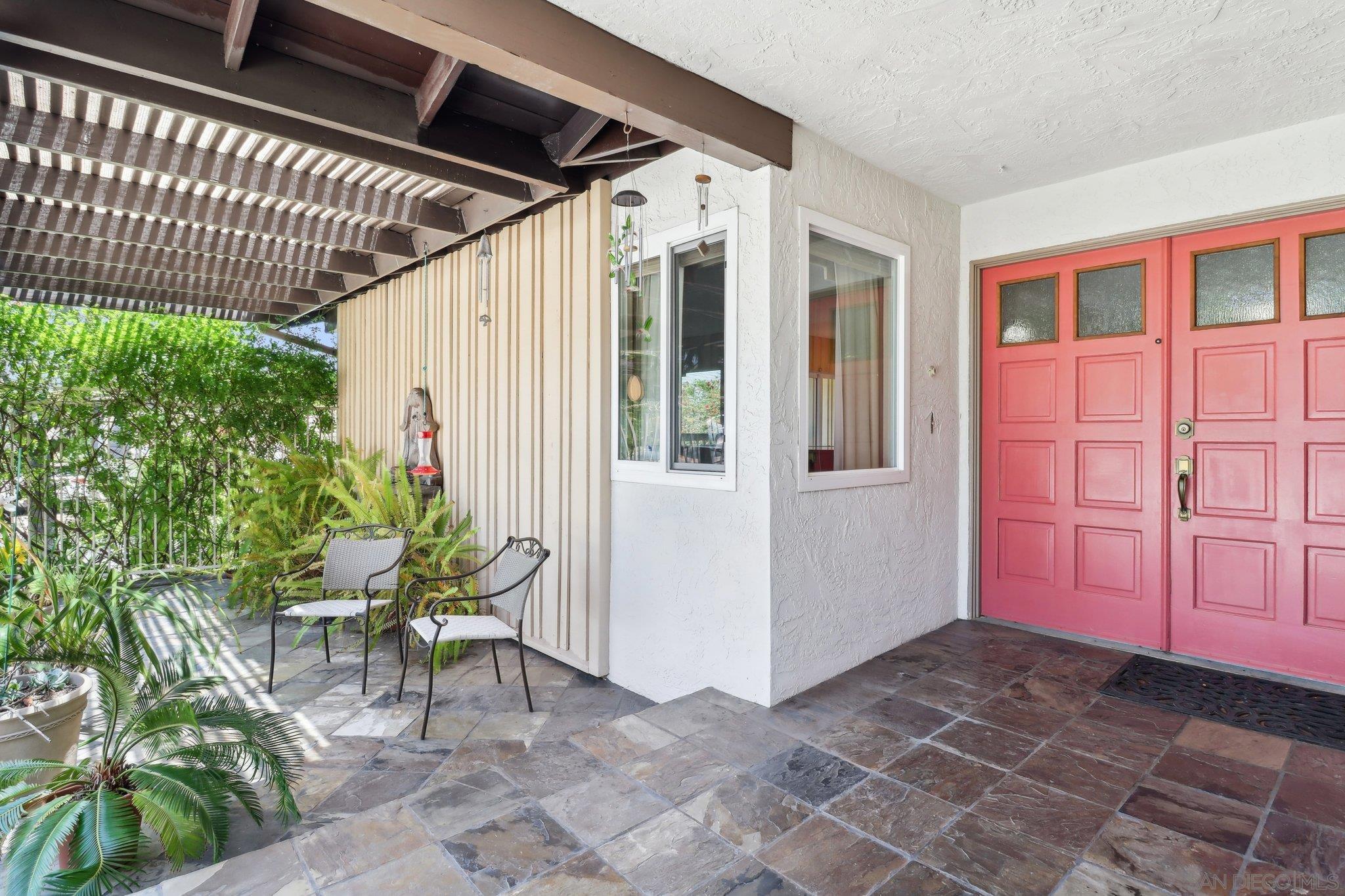 2090  Alta Vista Drive