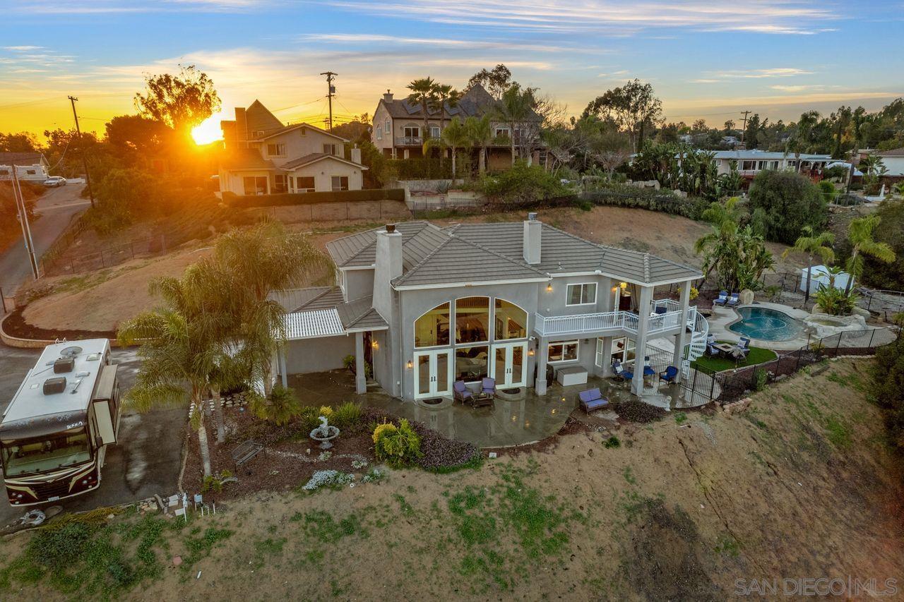 410 WOODLAND LN