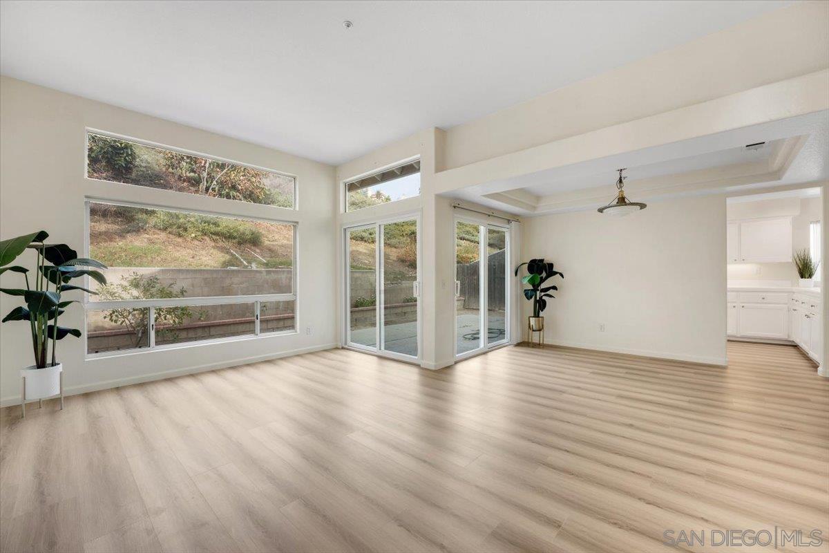 9704 Avenida Ricardo