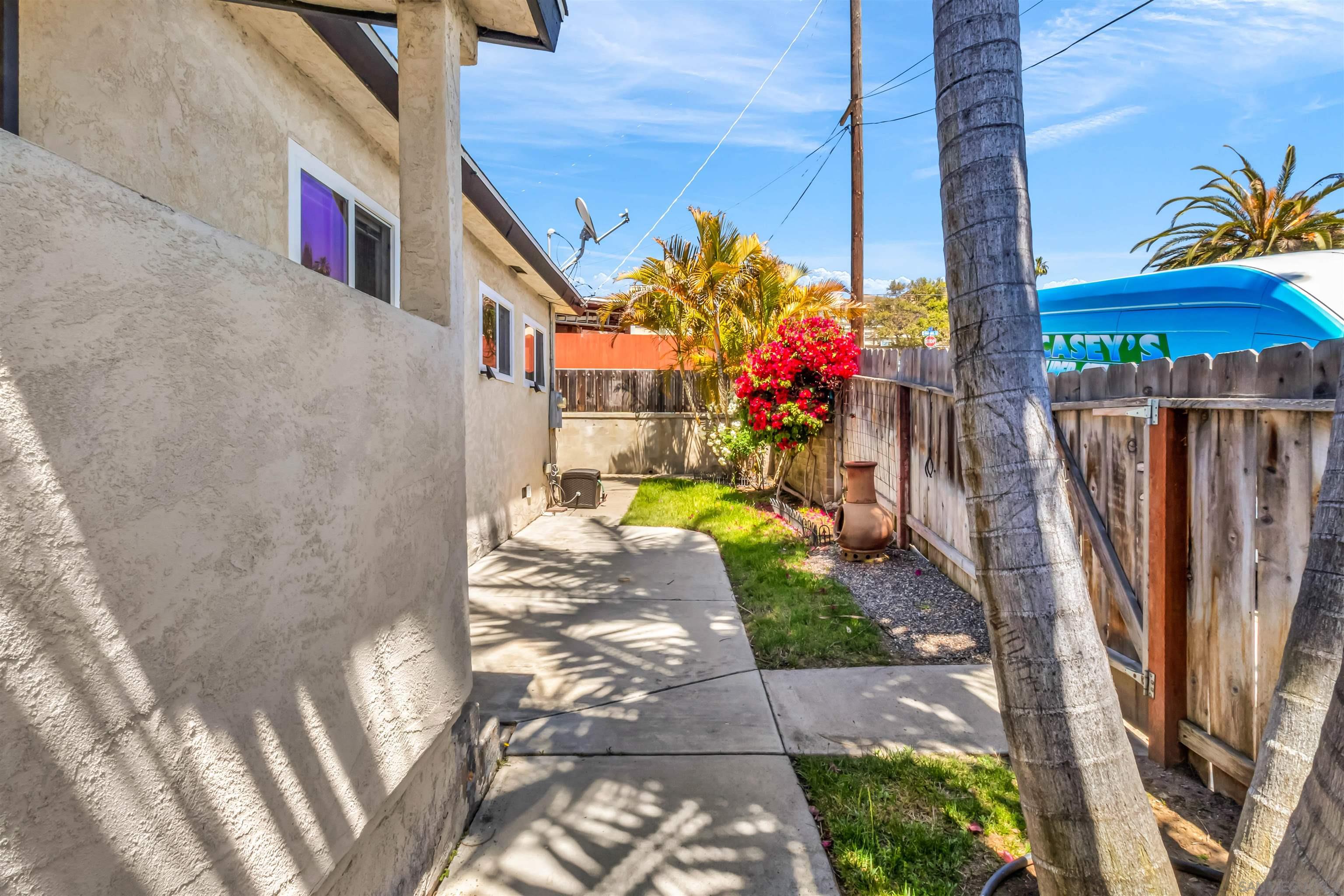 5843 Linda Vista Rd