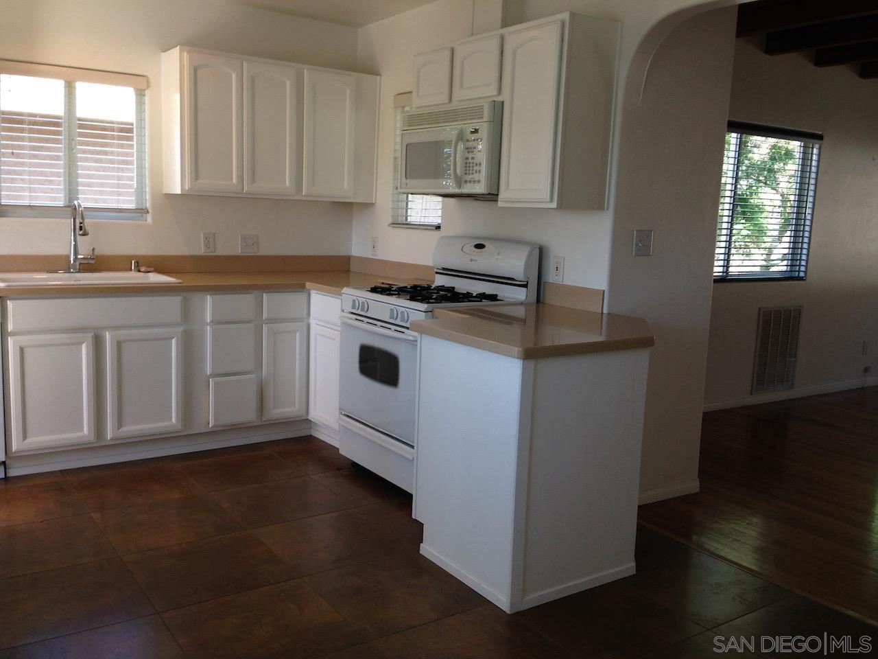 5843 Linda Vista Rd