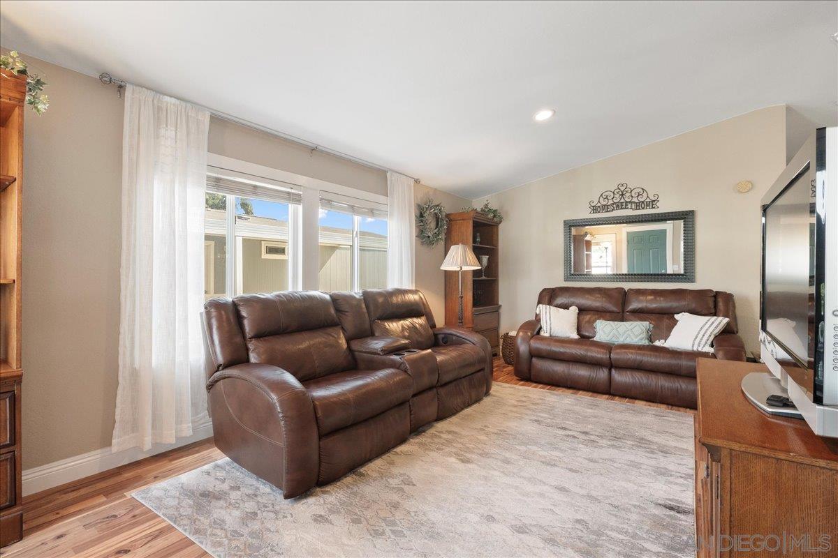 13327 Casa Vista St