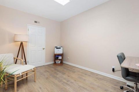 listing image 30