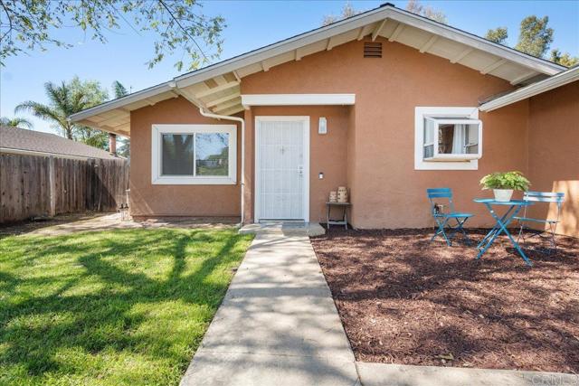1448 Esperanza Way