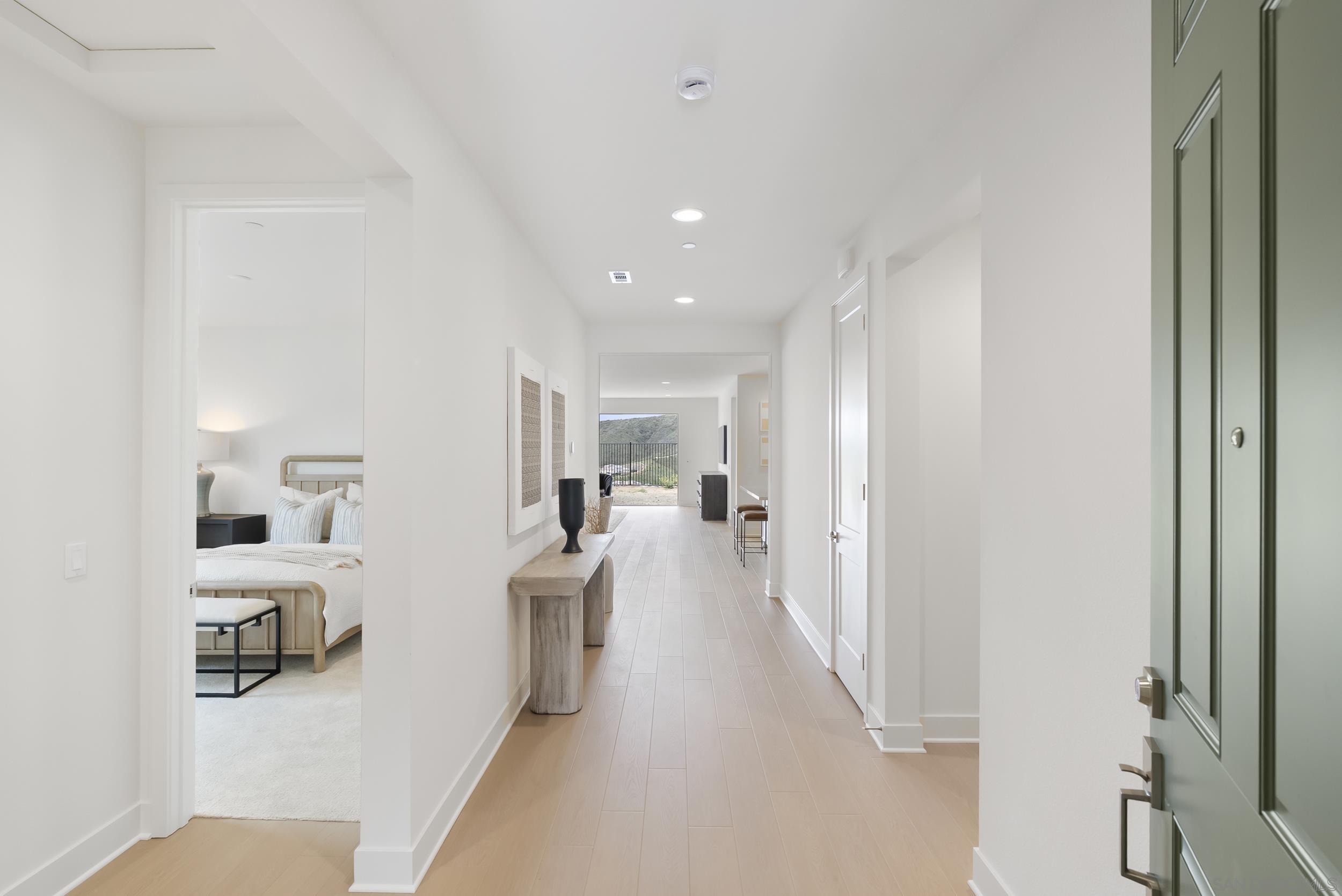 1242 Topanga Dr