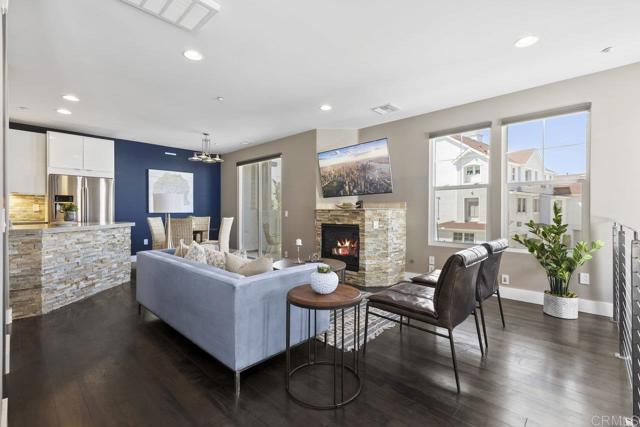 775 Harbor Cliff Way