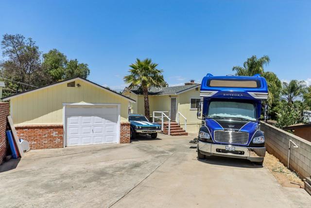 9071 Paradise Park Dr