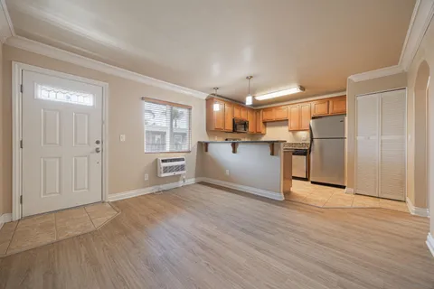 MLS: 250028239