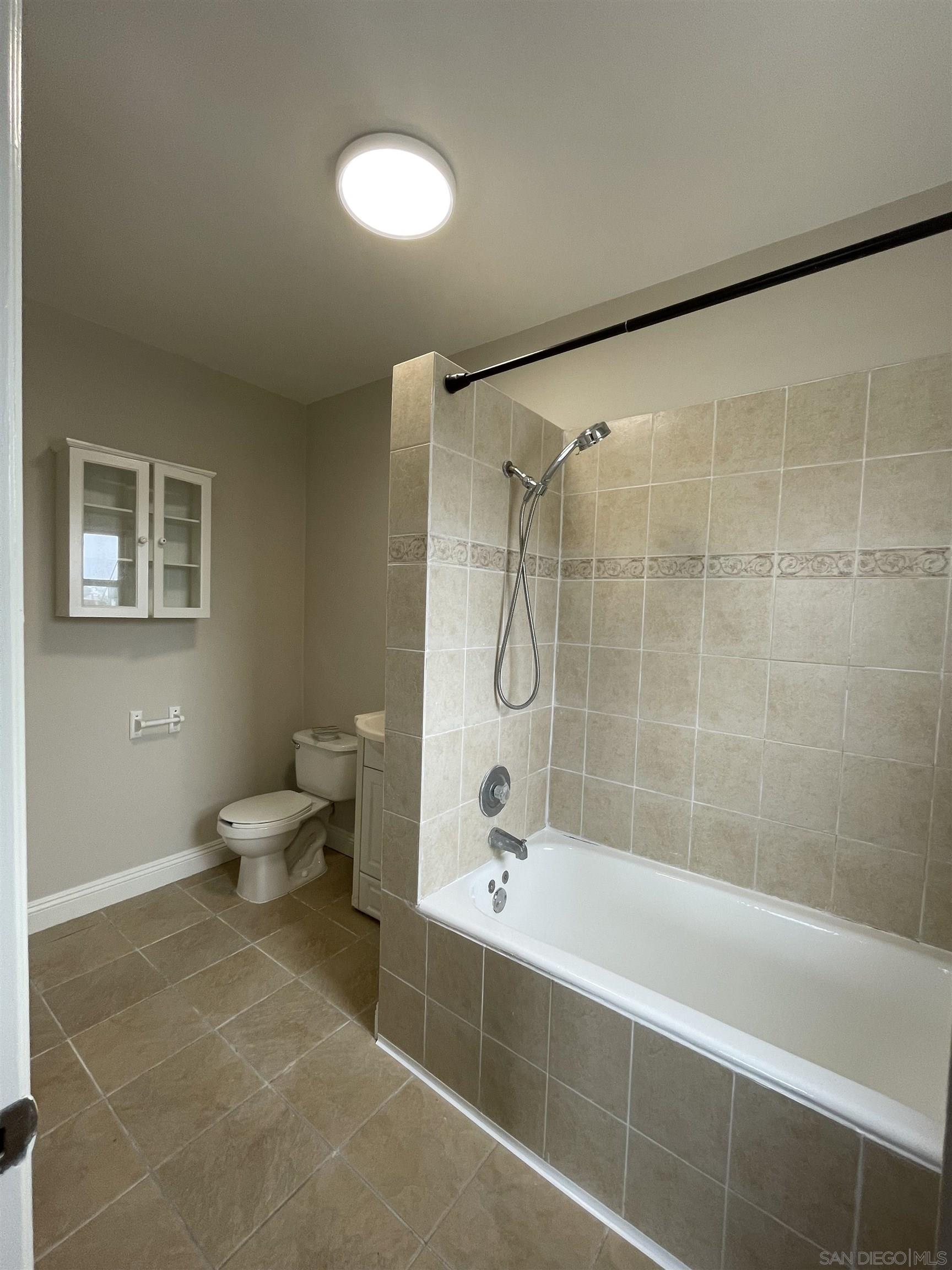 2473 Market 5