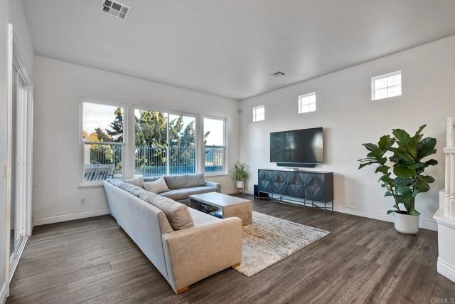1695 ROBIN Place
