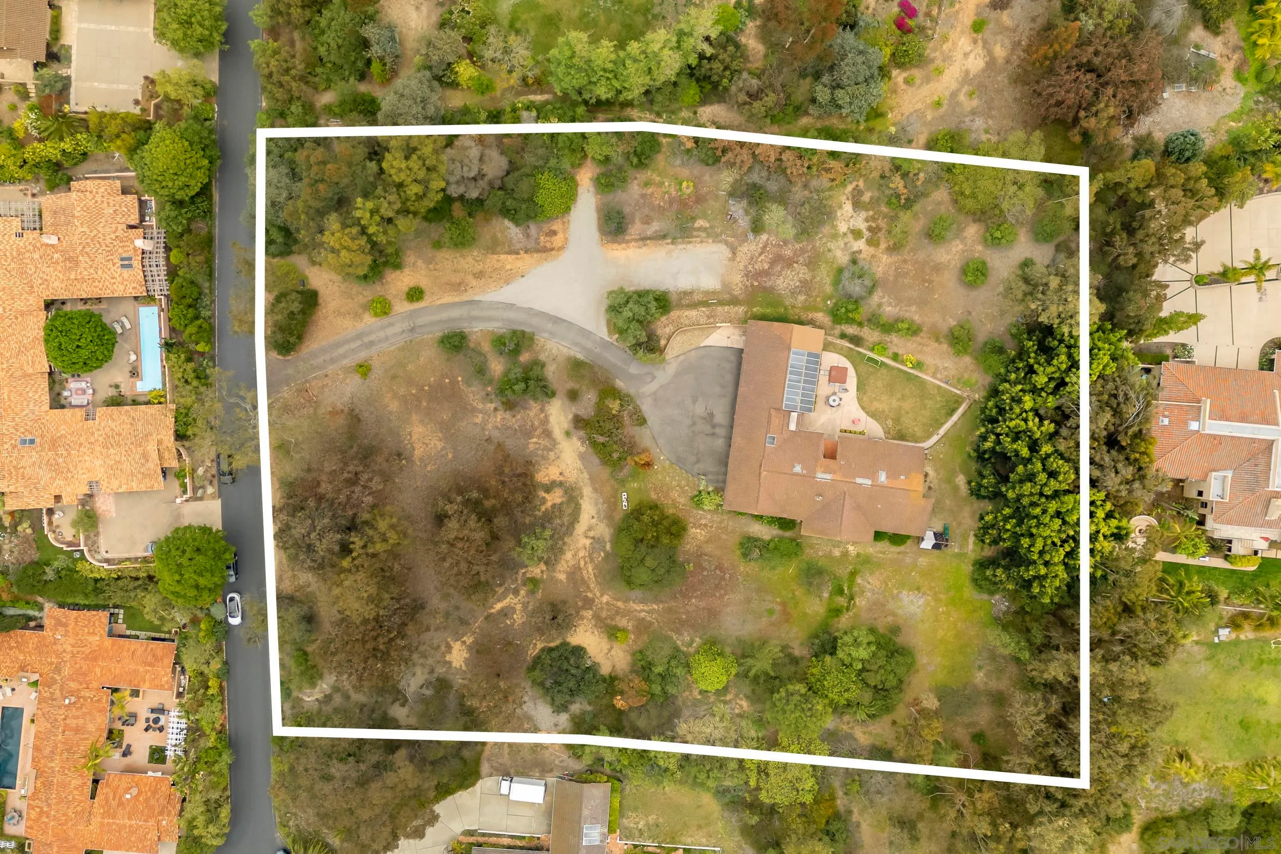 Rancho Santa Fe, California 92067, United States, 4 Bedrooms Bedrooms, ,3 BathroomsBathrooms,Residential,Active,123428