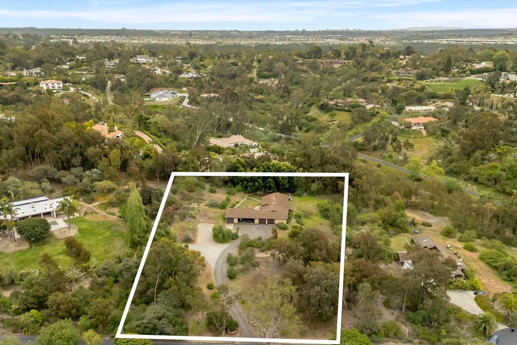 Photo of 6035 Paseo Valencia, Rancho Santa Fe, CA 92067 (MLS # 250026545)