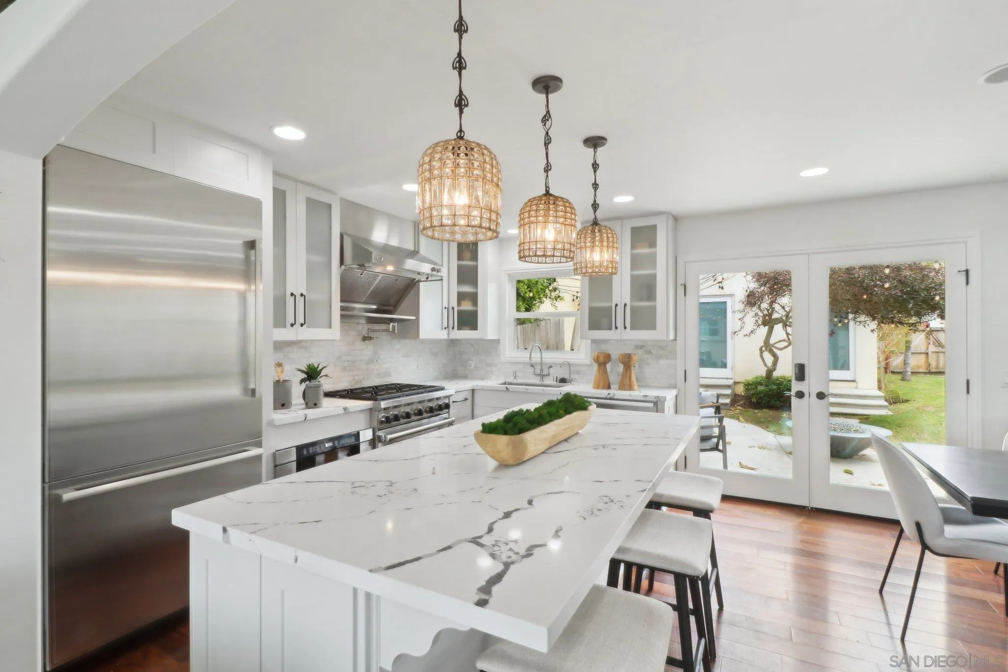 La Jolla, California 92037, United States, 4 Bedrooms Bedrooms, ,3 BathroomsBathrooms,Residential,Pending,99577