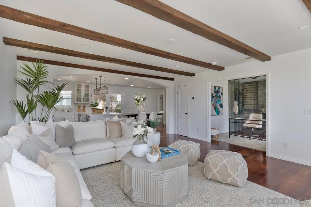 La Jolla, California 92037, United States, 4 Bedrooms Bedrooms, ,3 BathroomsBathrooms,Residential,Pending,99577