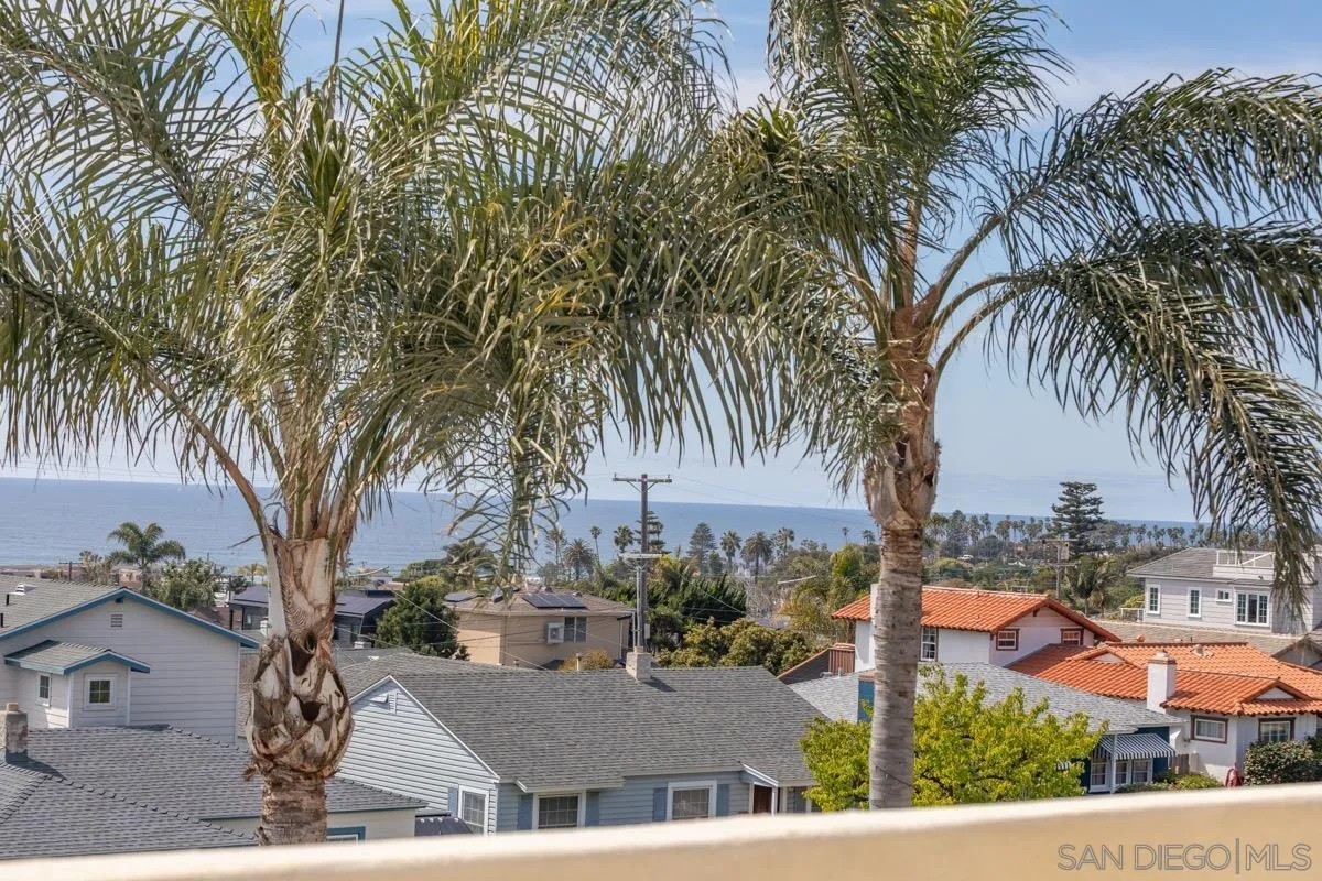 La Jolla, California 92037, United States, 4 Bedrooms Bedrooms, ,3 BathroomsBathrooms,Residential,Pending,99577