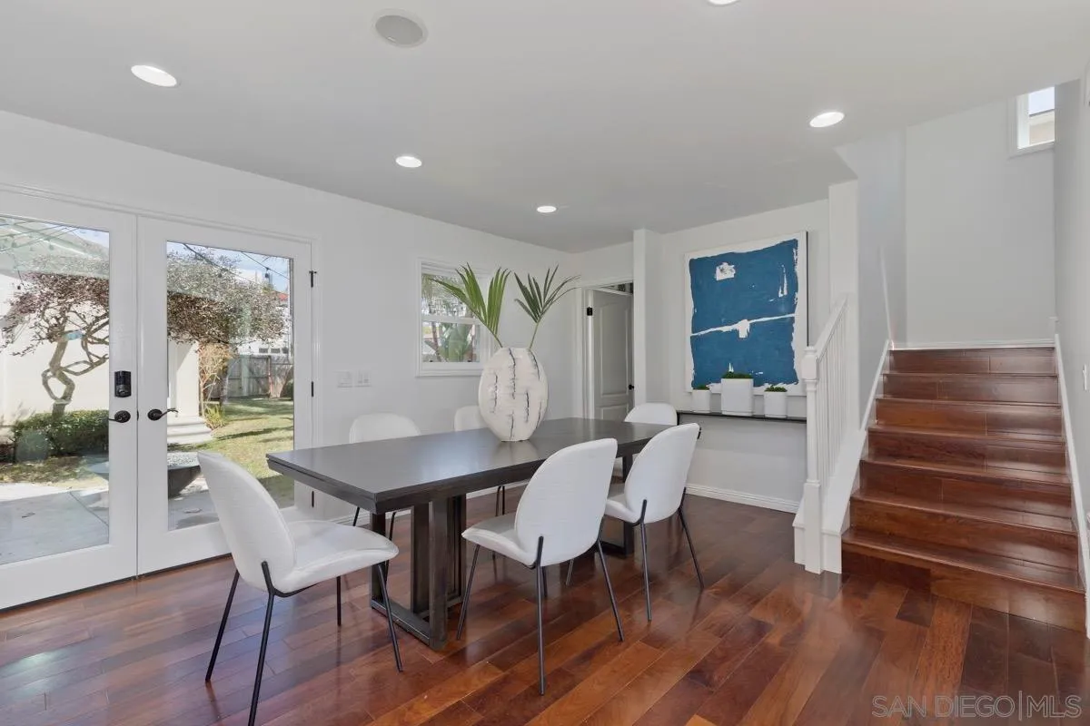 La Jolla, California 92037, United States, 4 Bedrooms Bedrooms, ,3 BathroomsBathrooms,Residential,Pending,99577