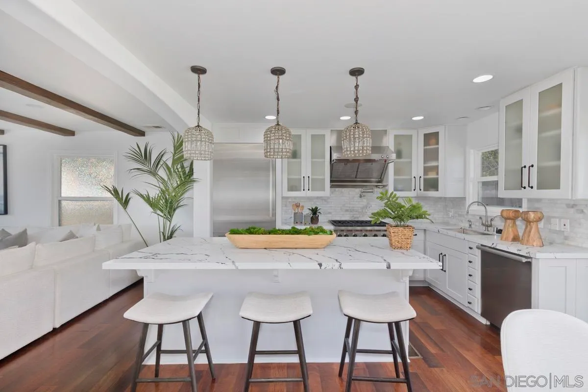 La Jolla, California 92037, United States, 4 Bedrooms Bedrooms, ,3 BathroomsBathrooms,Residential,Pending,99577