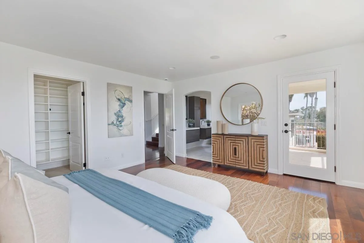 La Jolla, California 92037, United States, 4 Bedrooms Bedrooms, ,3 BathroomsBathrooms,Residential,Pending,99577