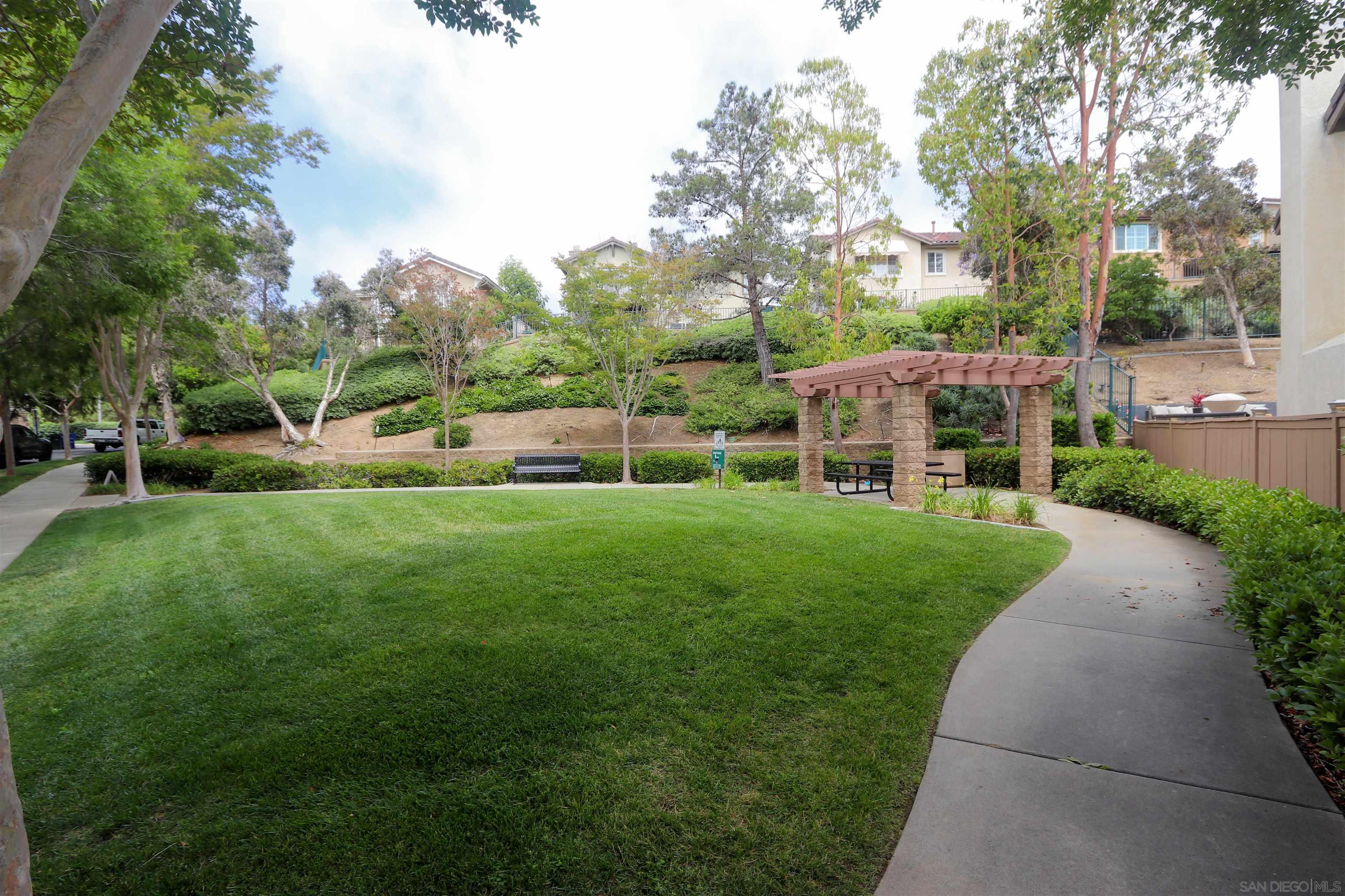 1630 Magnolia Cir