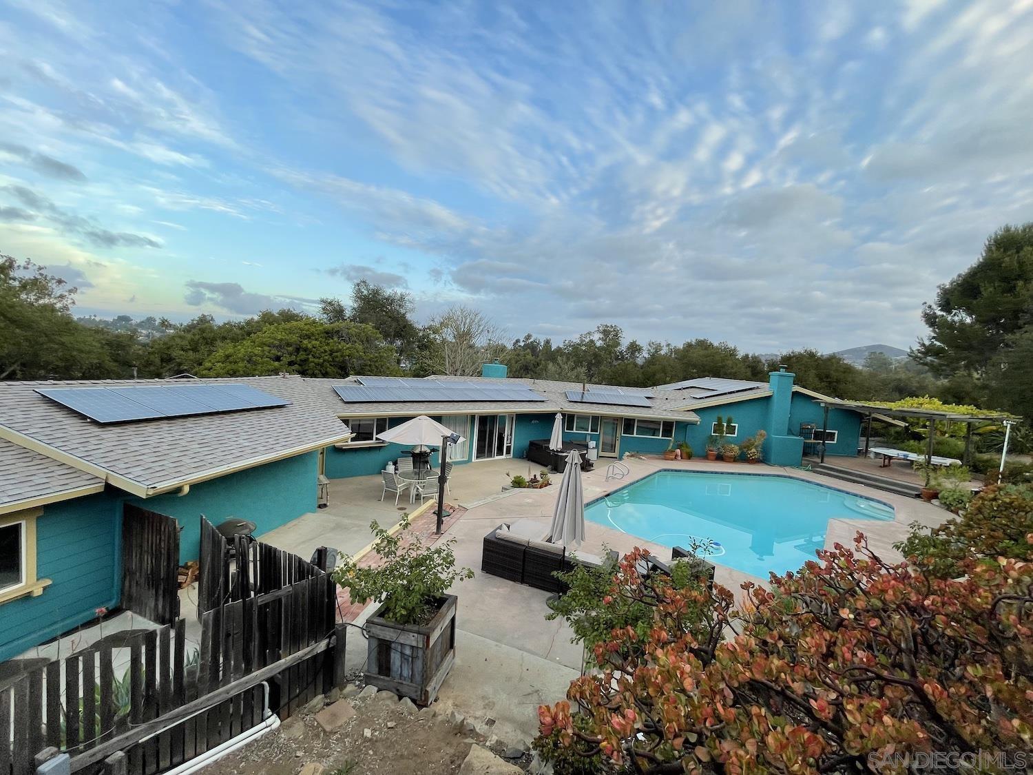 1131  Vale Terrace Dr