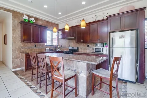 3521 Acacia St, Logan Heights, CA 92113 - #: 250016884