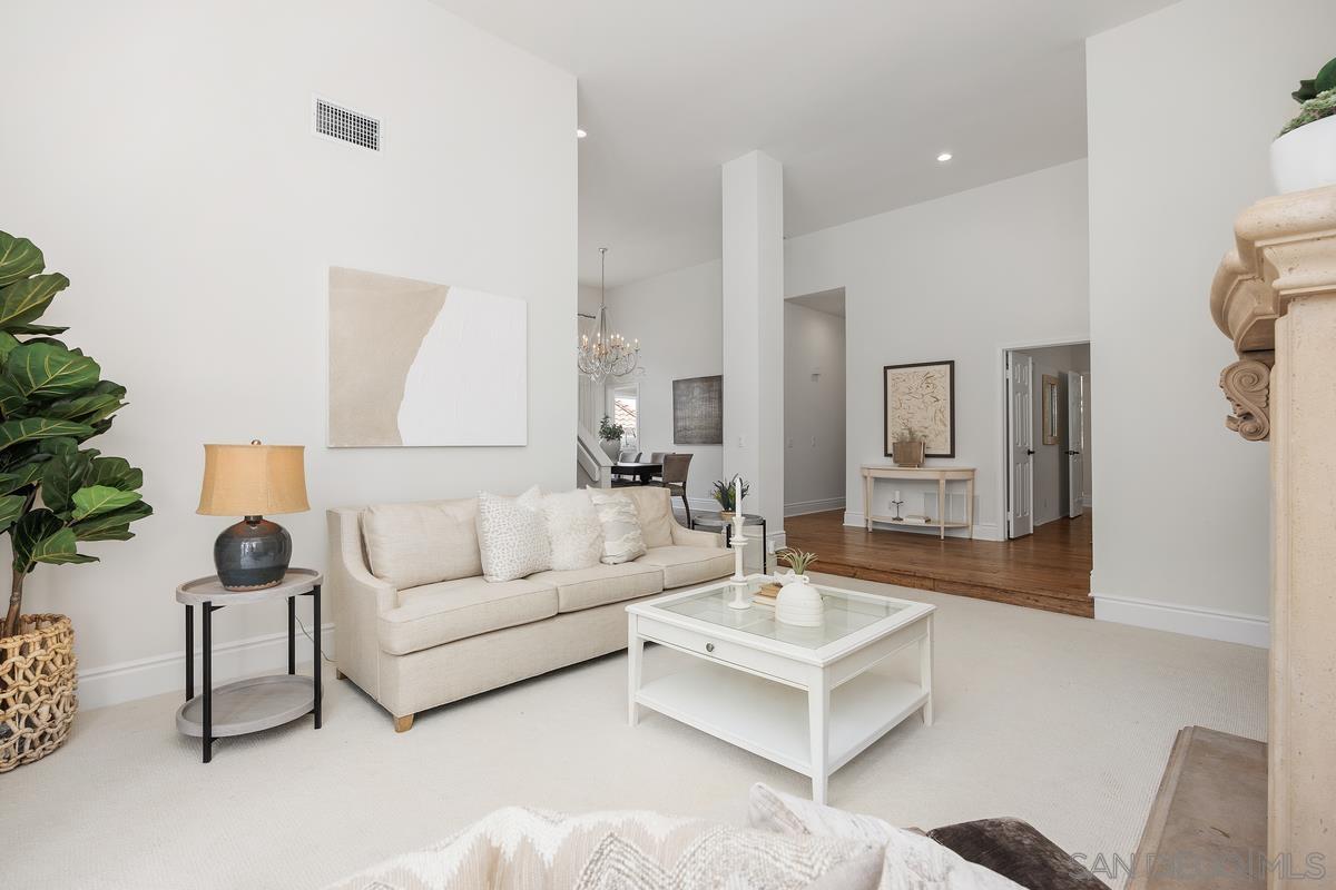 13563 Caminito Carmel