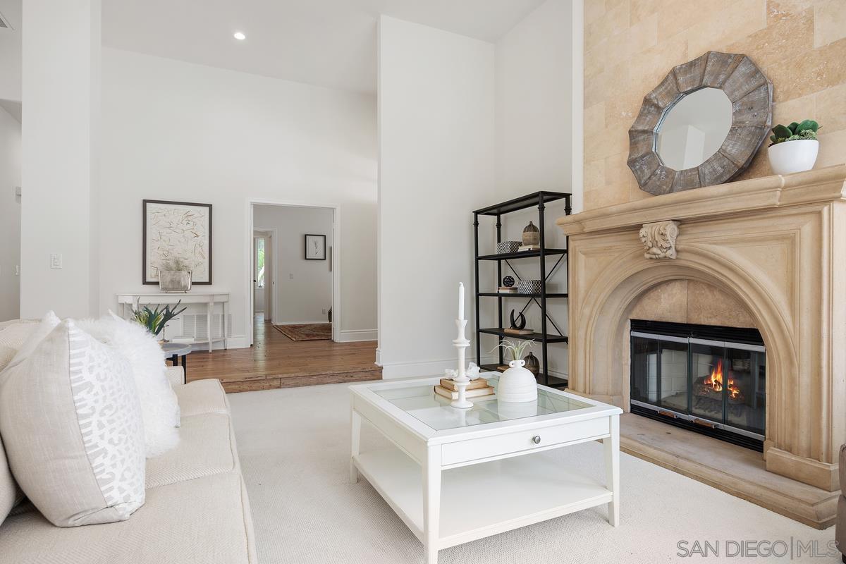 13563 Caminito Carmel