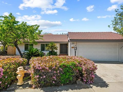 17502 Plaza Dolores San Diego CA 92128