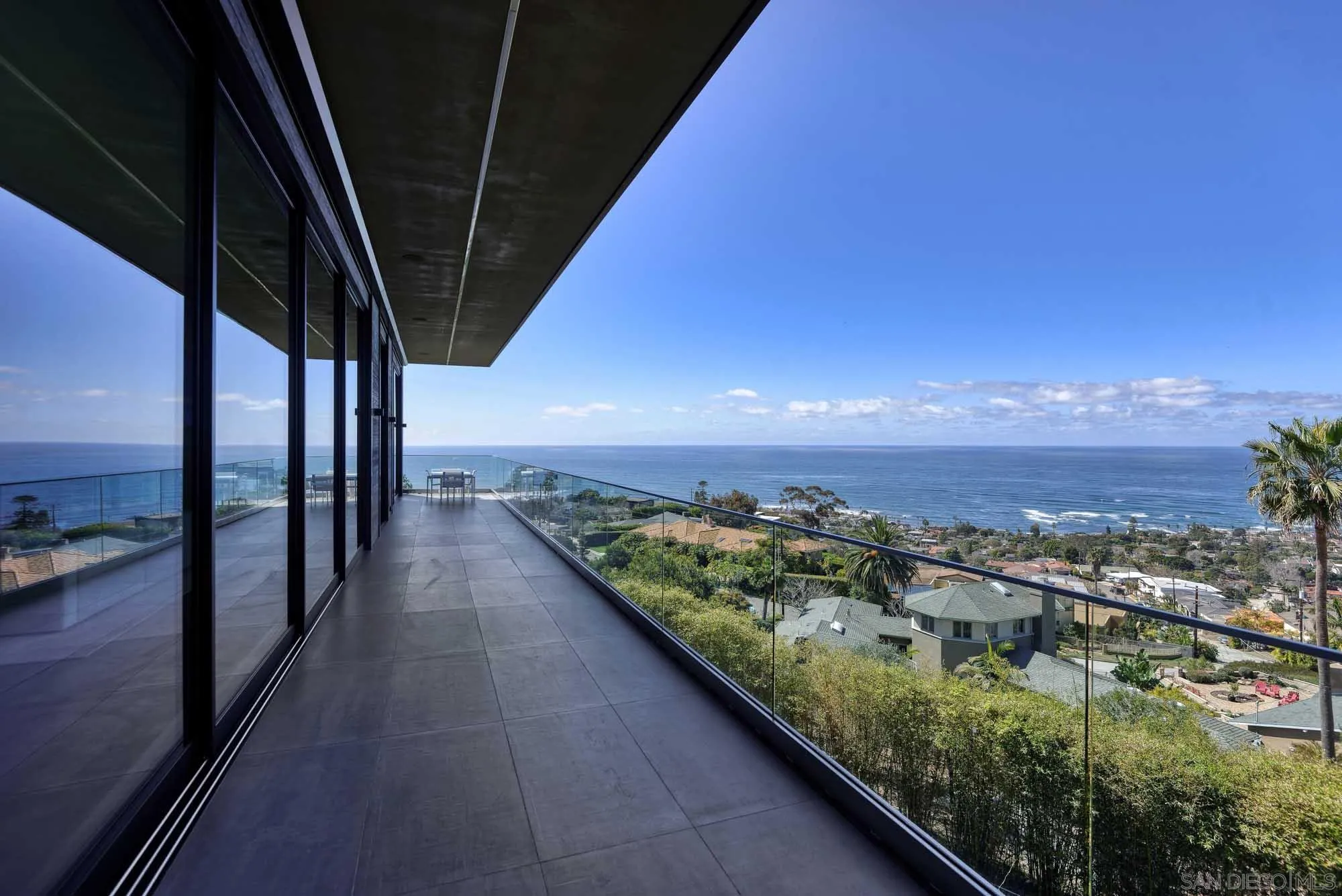 La Jolla, California 92037, United States, 5 Bedrooms Bedrooms, ,5 BathroomsBathrooms,Residential,Active,91653