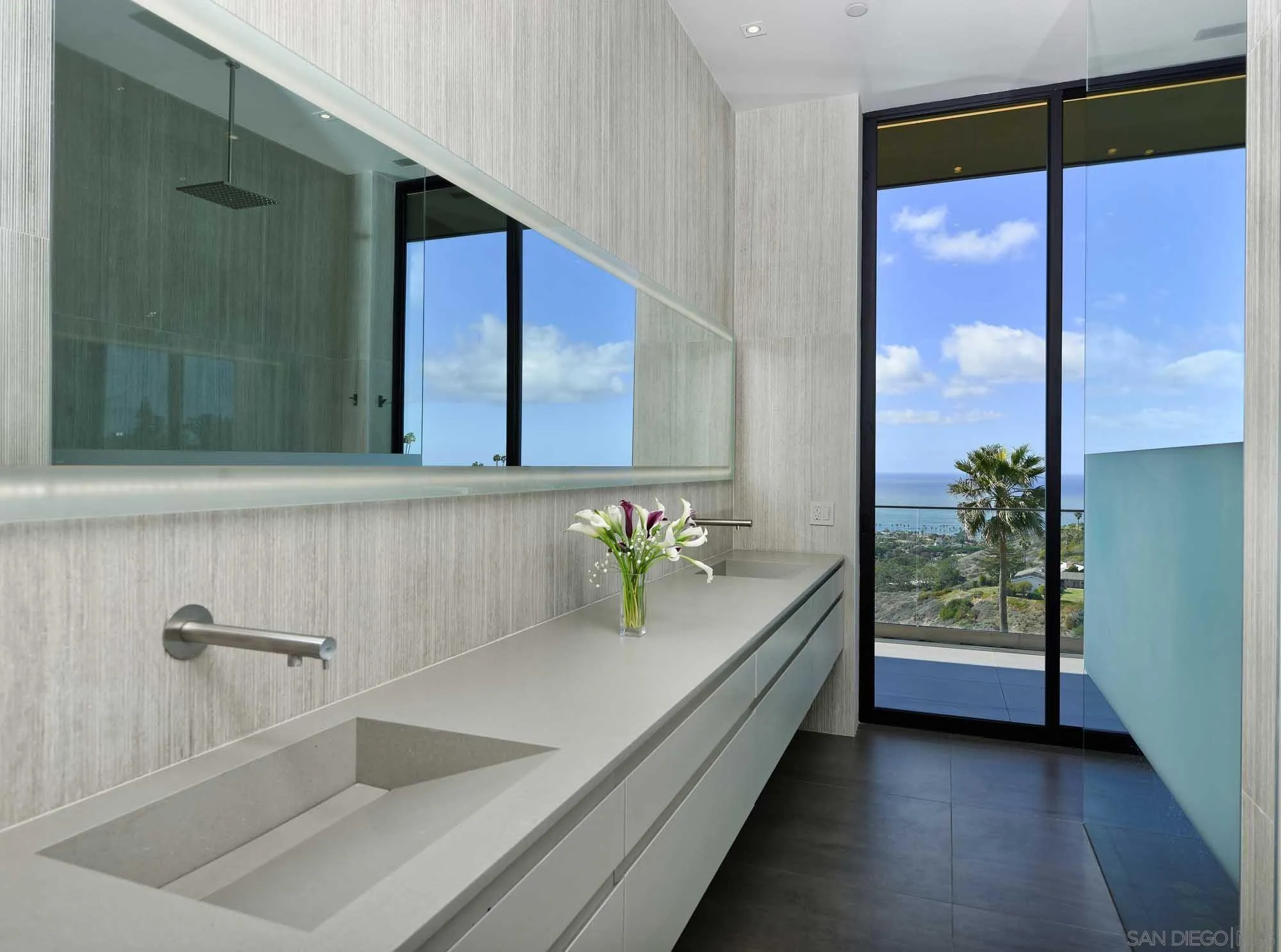 La Jolla, California 92037, United States, 5 Bedrooms Bedrooms, ,5 BathroomsBathrooms,Residential,Active,91653