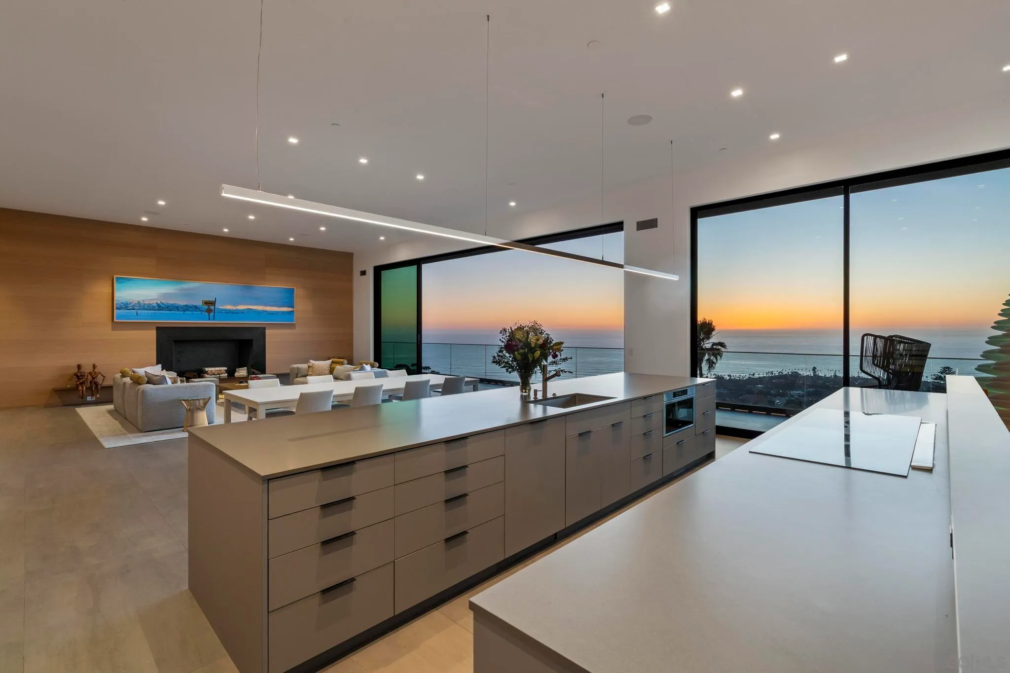 La Jolla, California 92037, United States, 5 Bedrooms Bedrooms, ,5 BathroomsBathrooms,Residential,Active,91653