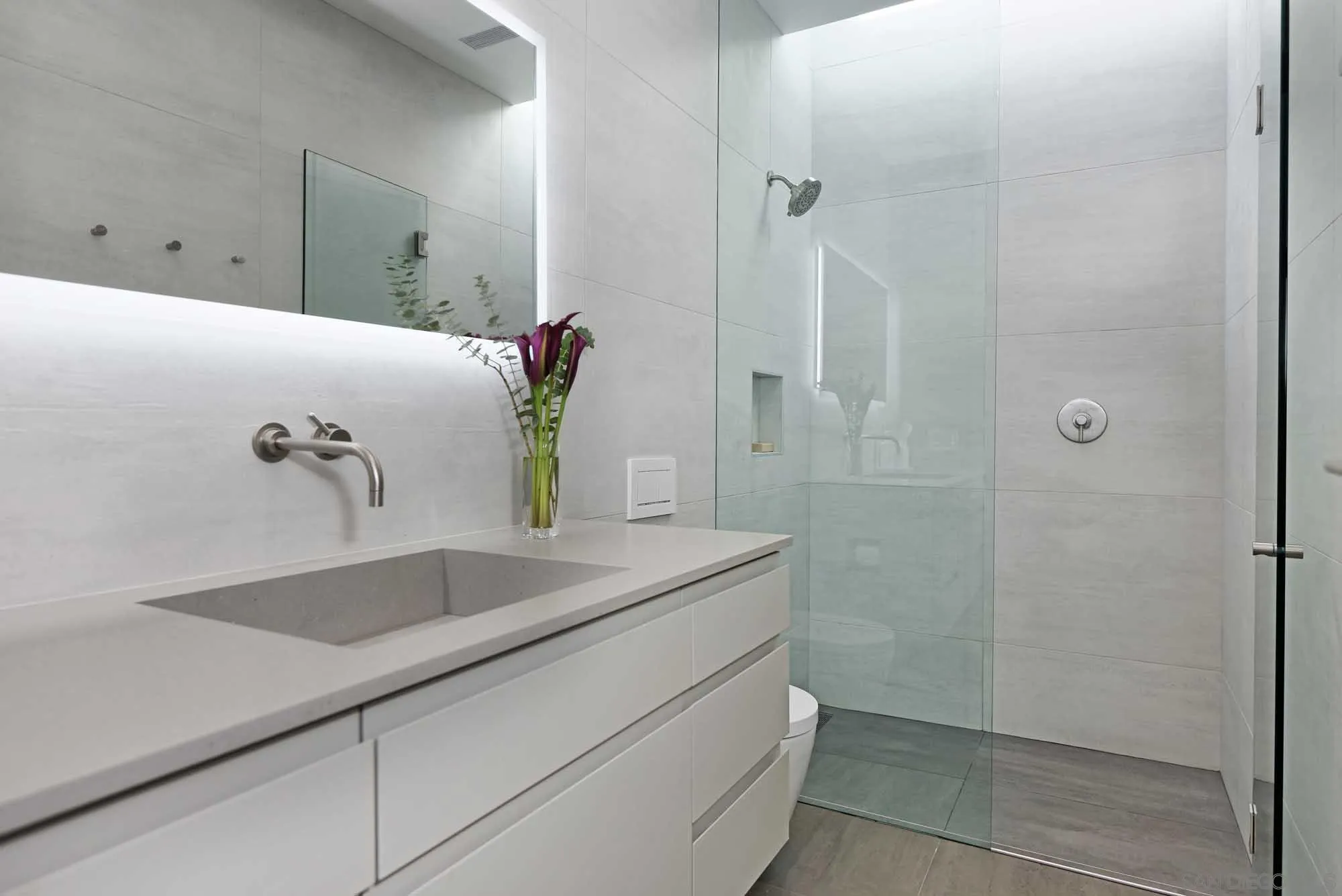 La Jolla, California 92037, United States, 5 Bedrooms Bedrooms, ,5 BathroomsBathrooms,Residential,Active,91653